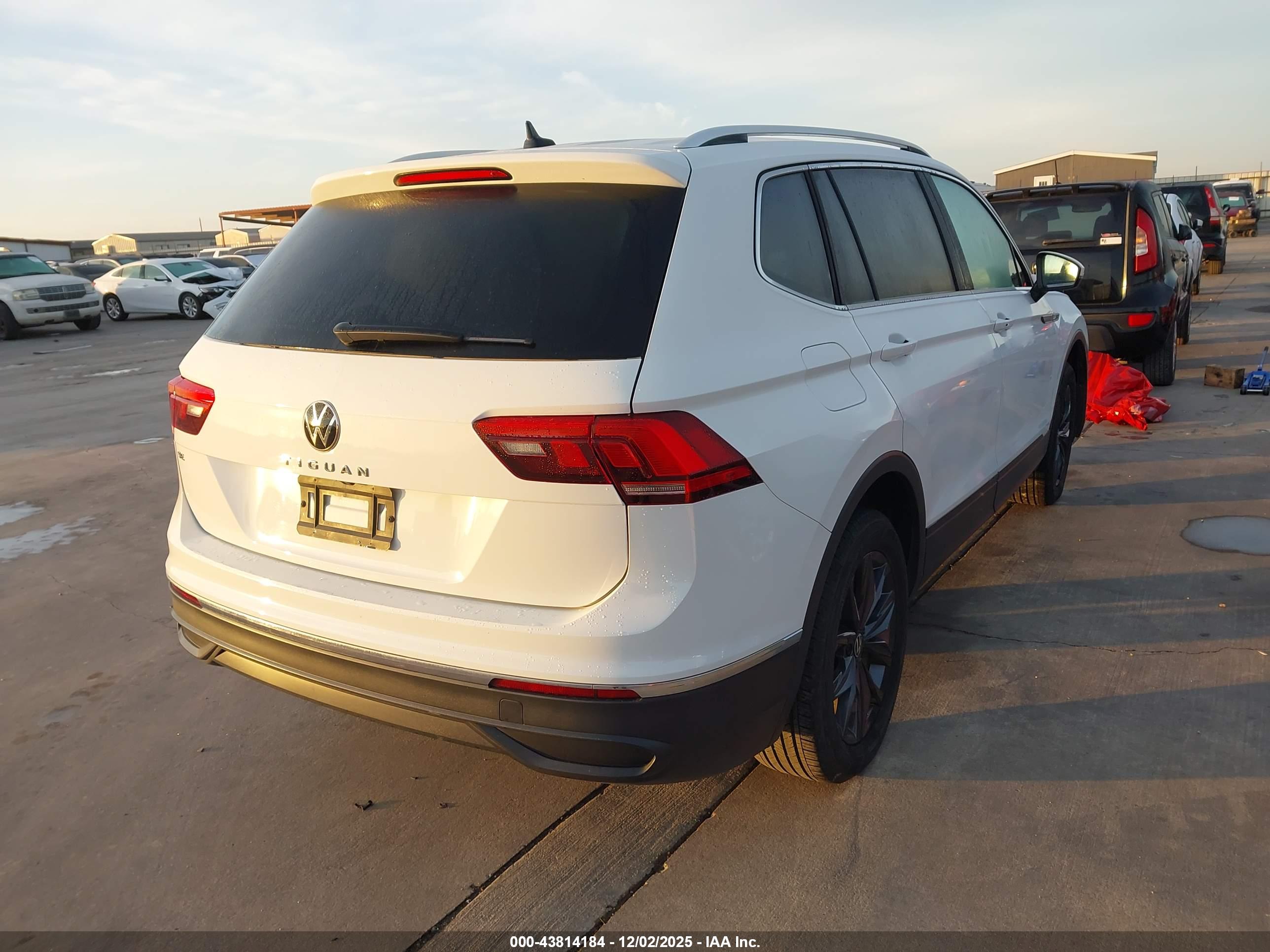 VOLKSWAGEN TIGUAN image 4