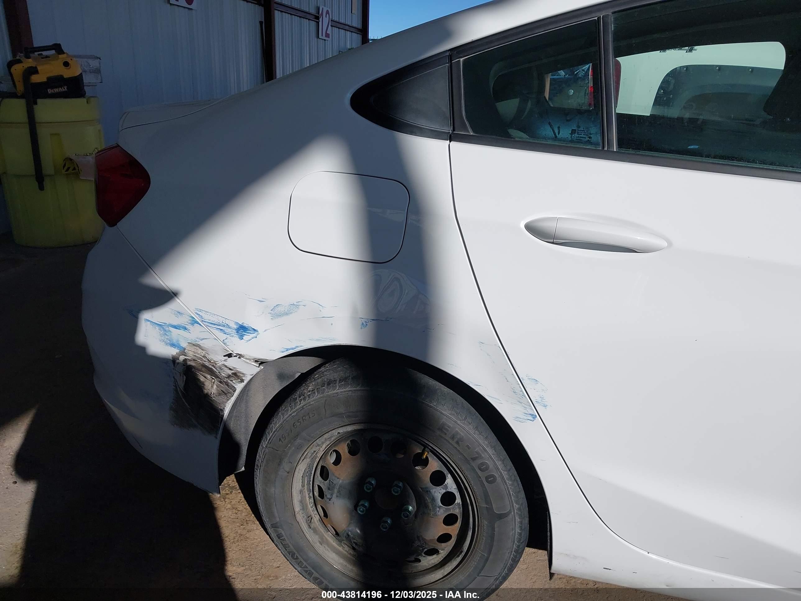 CHEVROLET CRUZE image 6