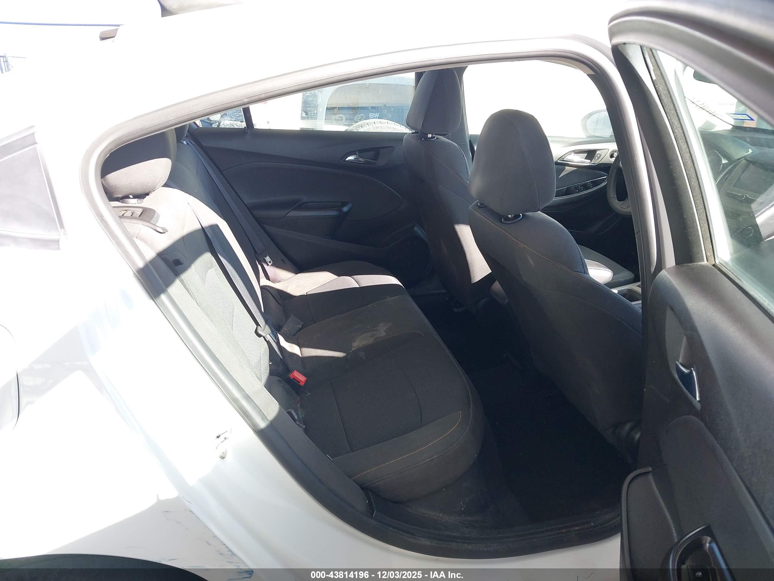 CHEVROLET CRUZE image 8