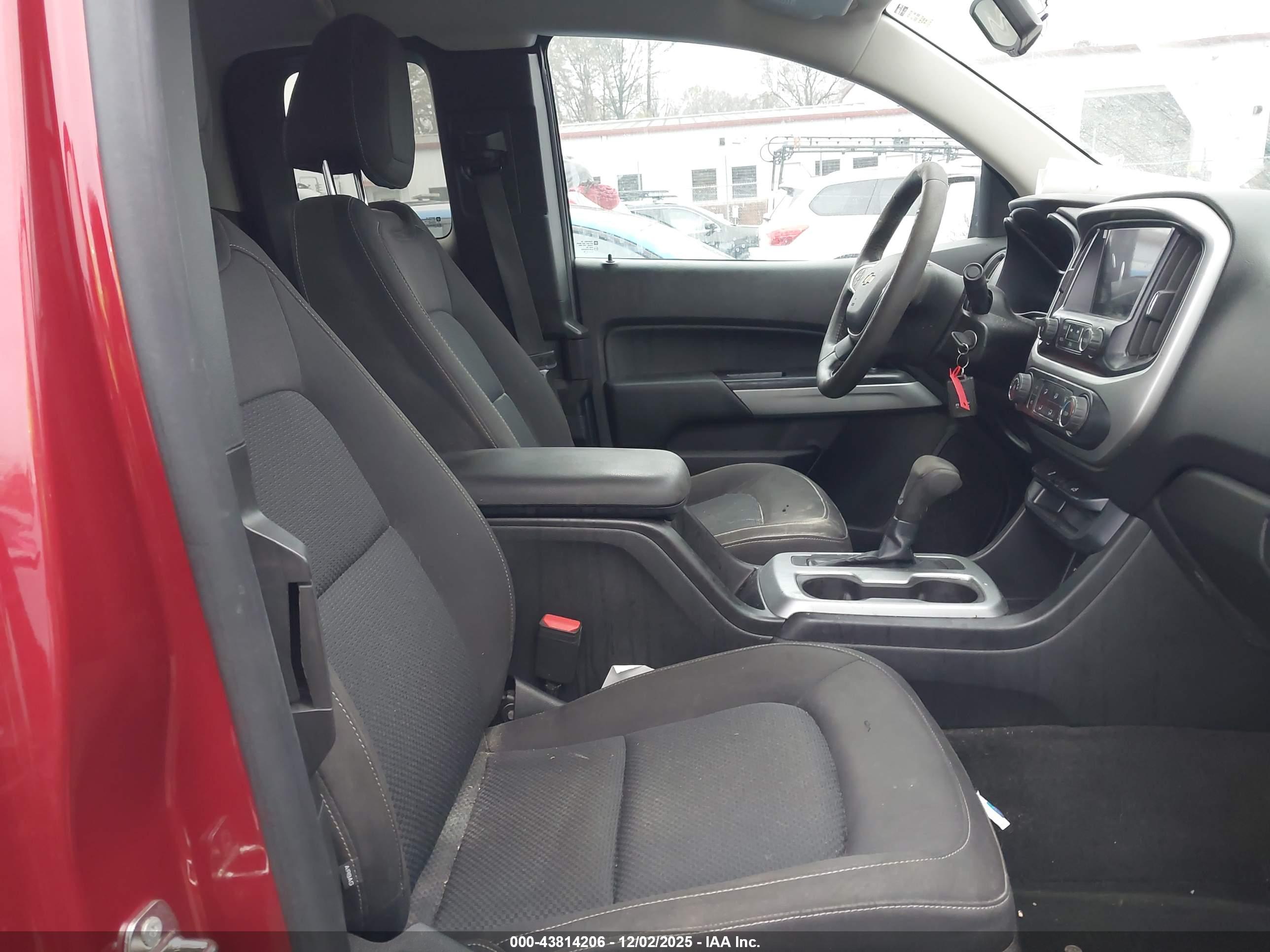 CHEVROLET COLORADO image 5