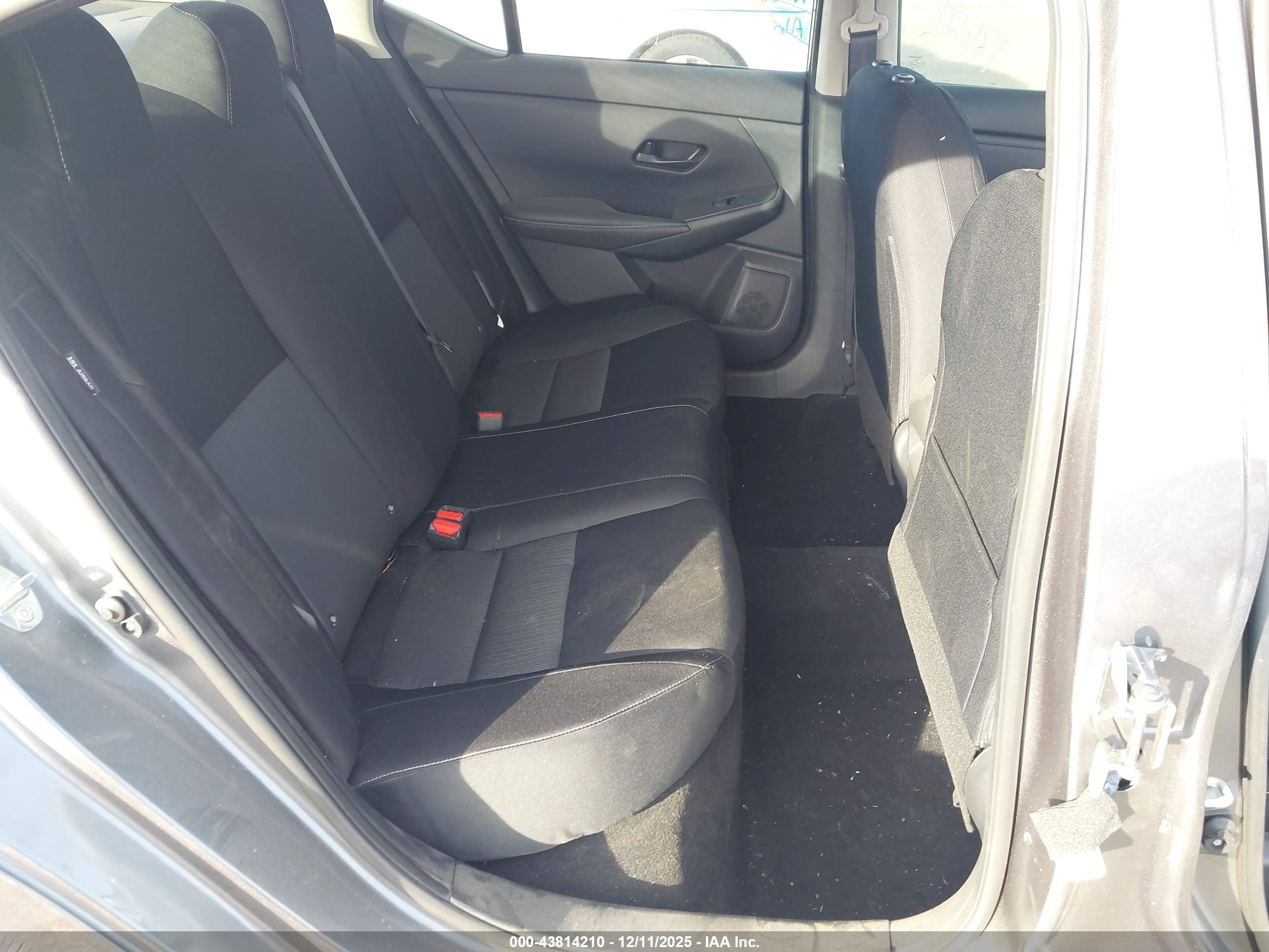 NISSAN SENTRA image 8
