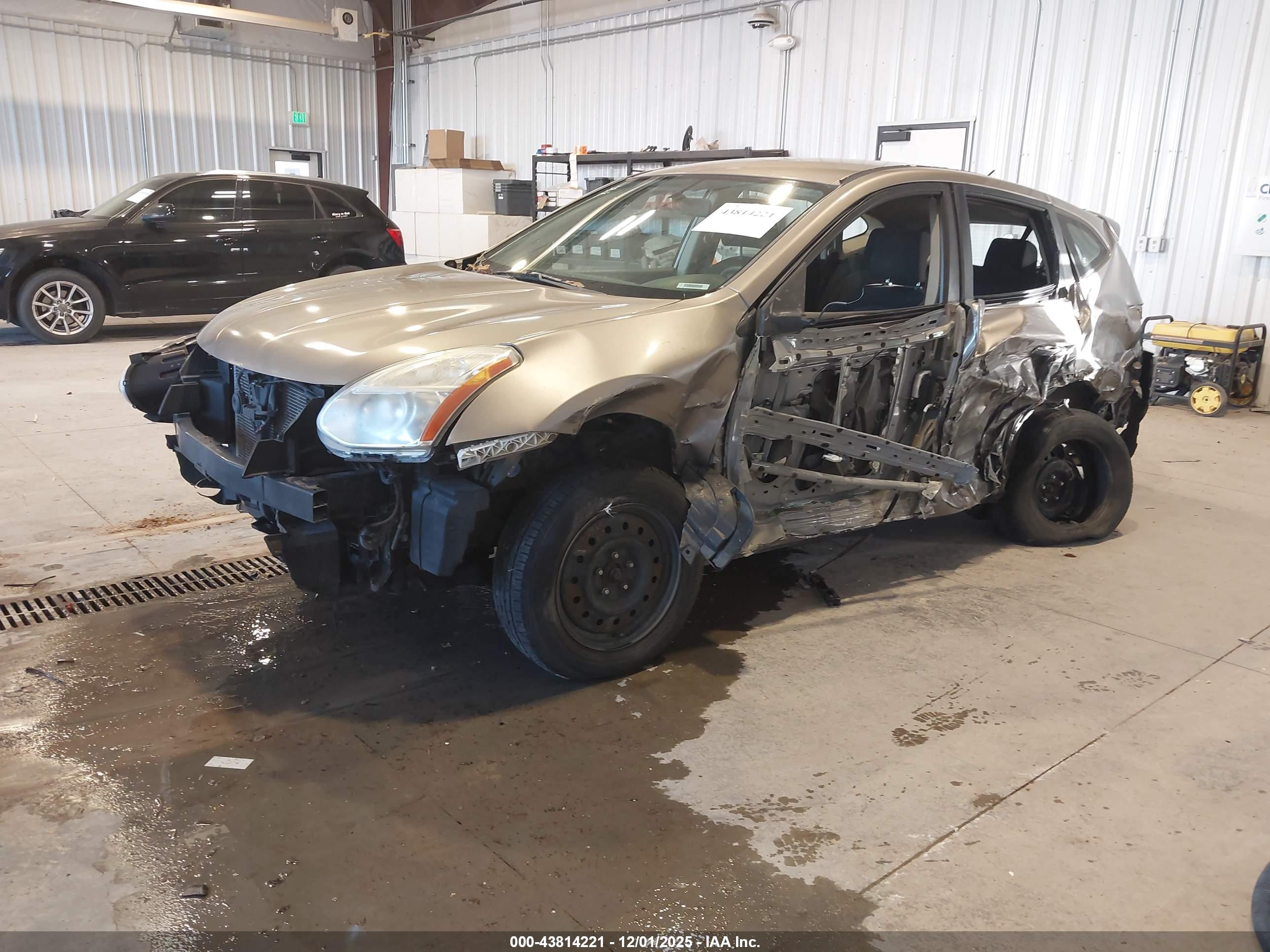 NISSAN ROGUE image 2