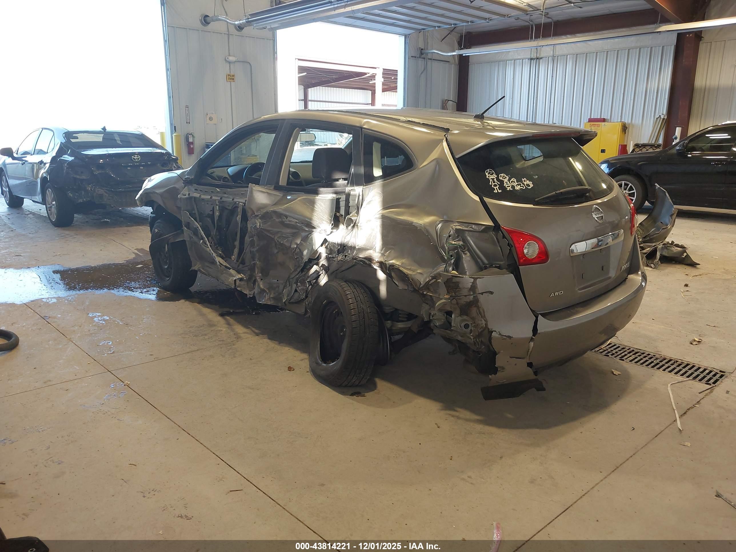 NISSAN ROGUE image 3