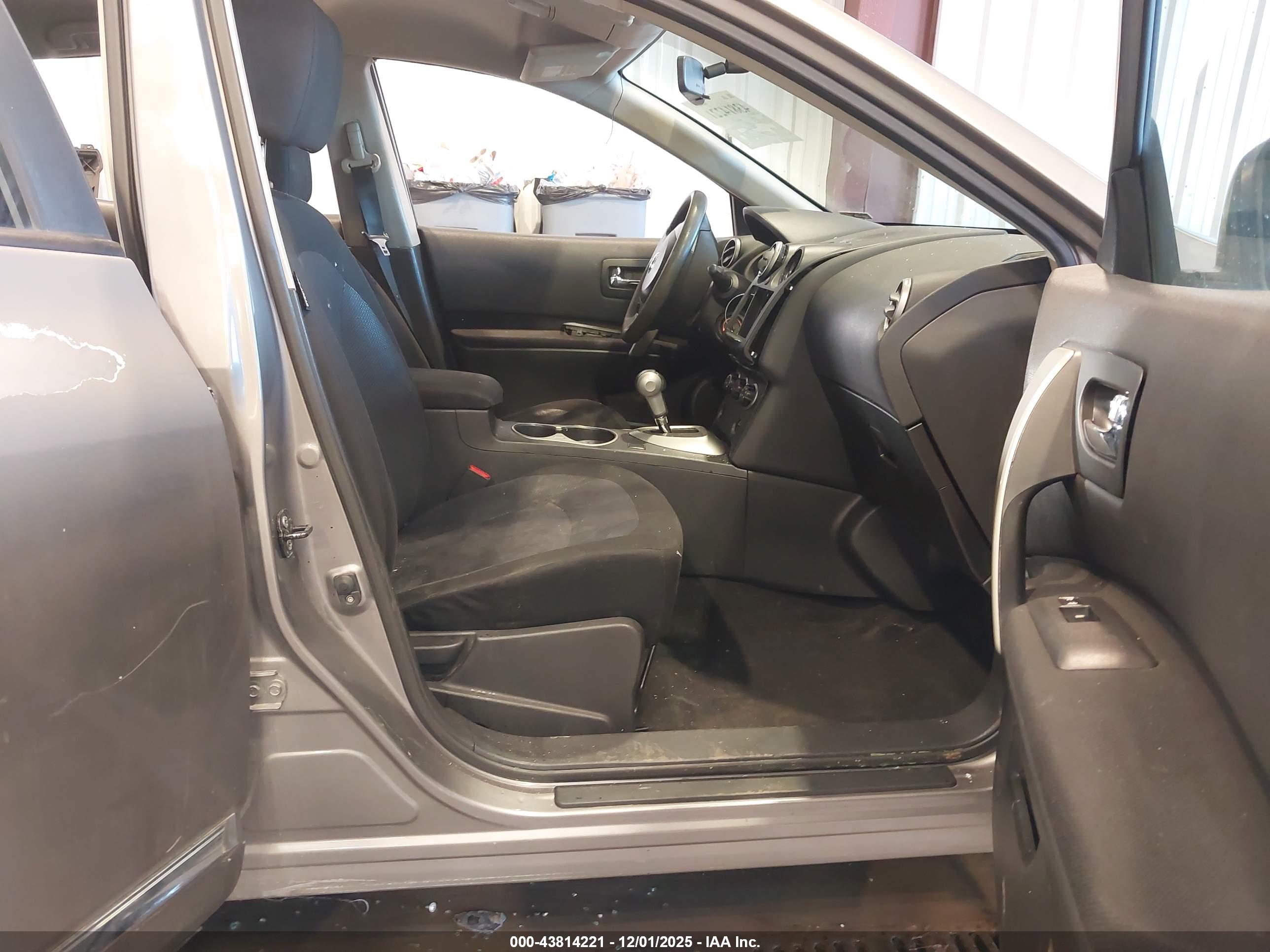 NISSAN ROGUE image 5
