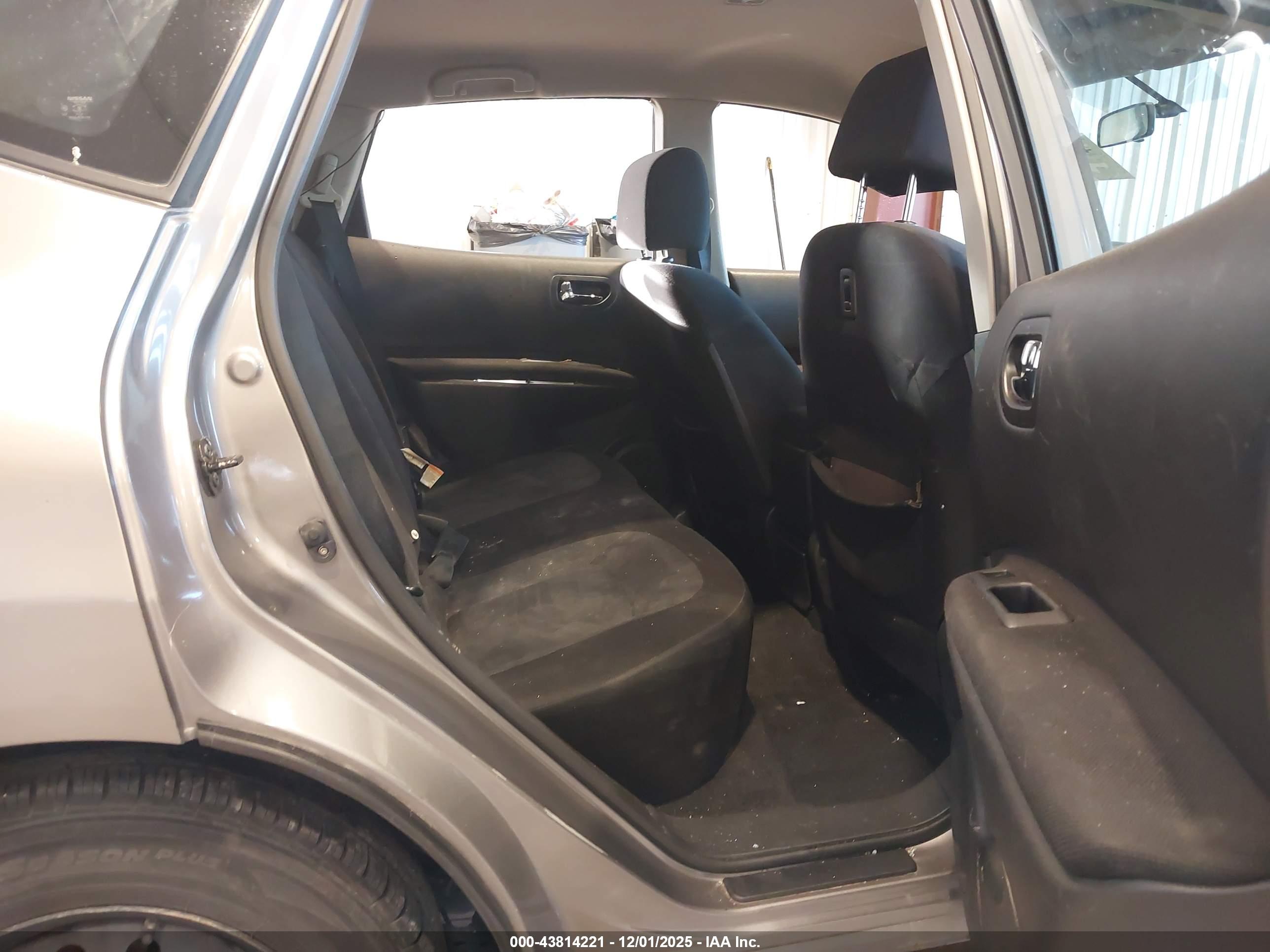 NISSAN ROGUE image 8