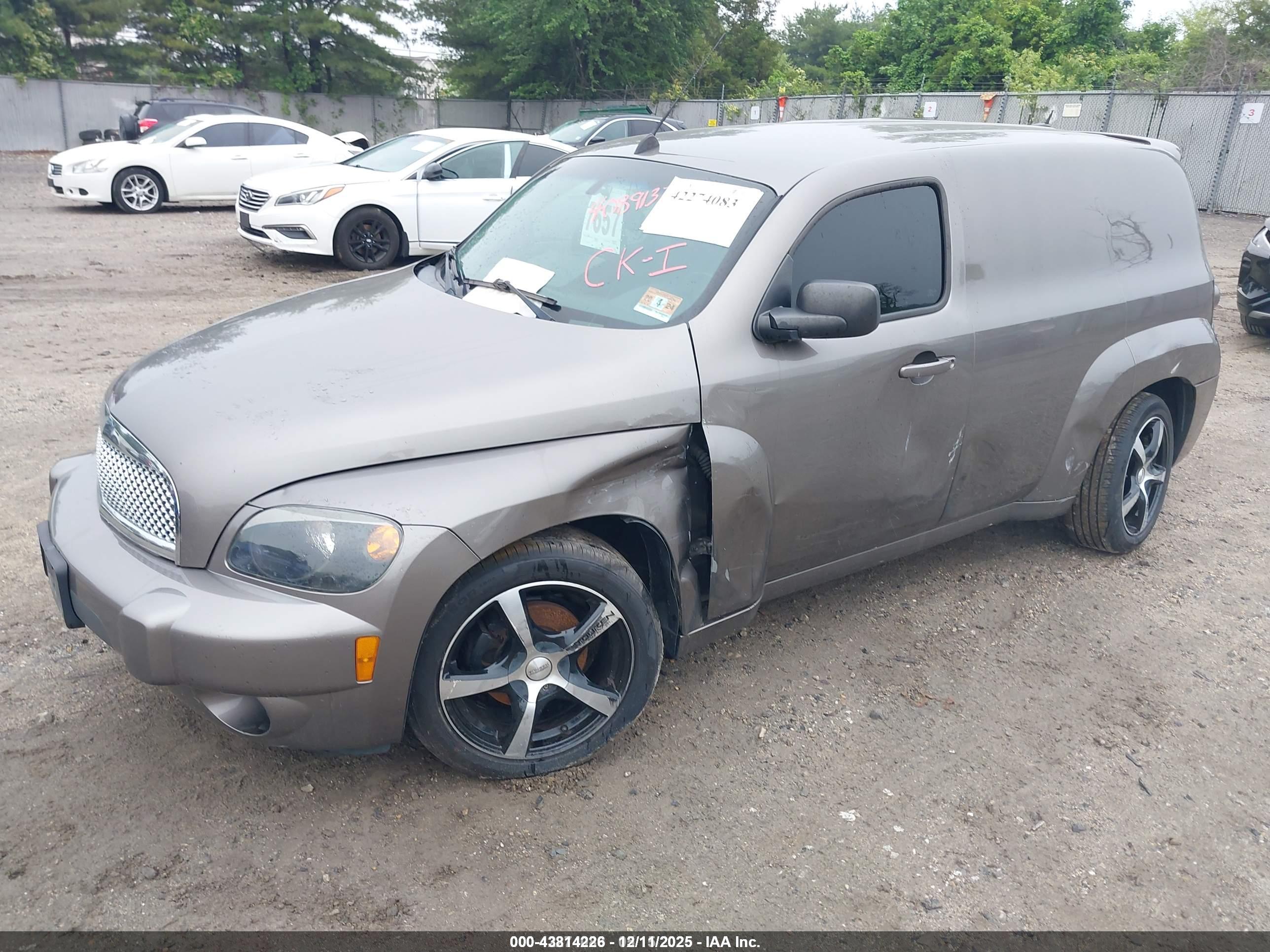 CHEVROLET HHR image 2
