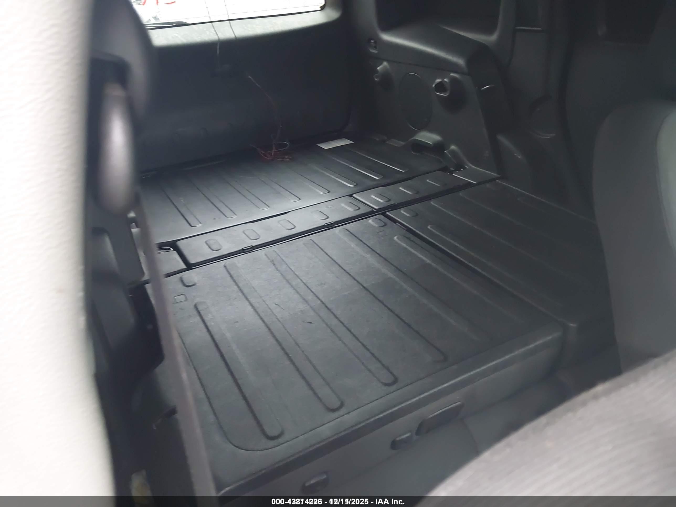 CHEVROLET HHR image 8