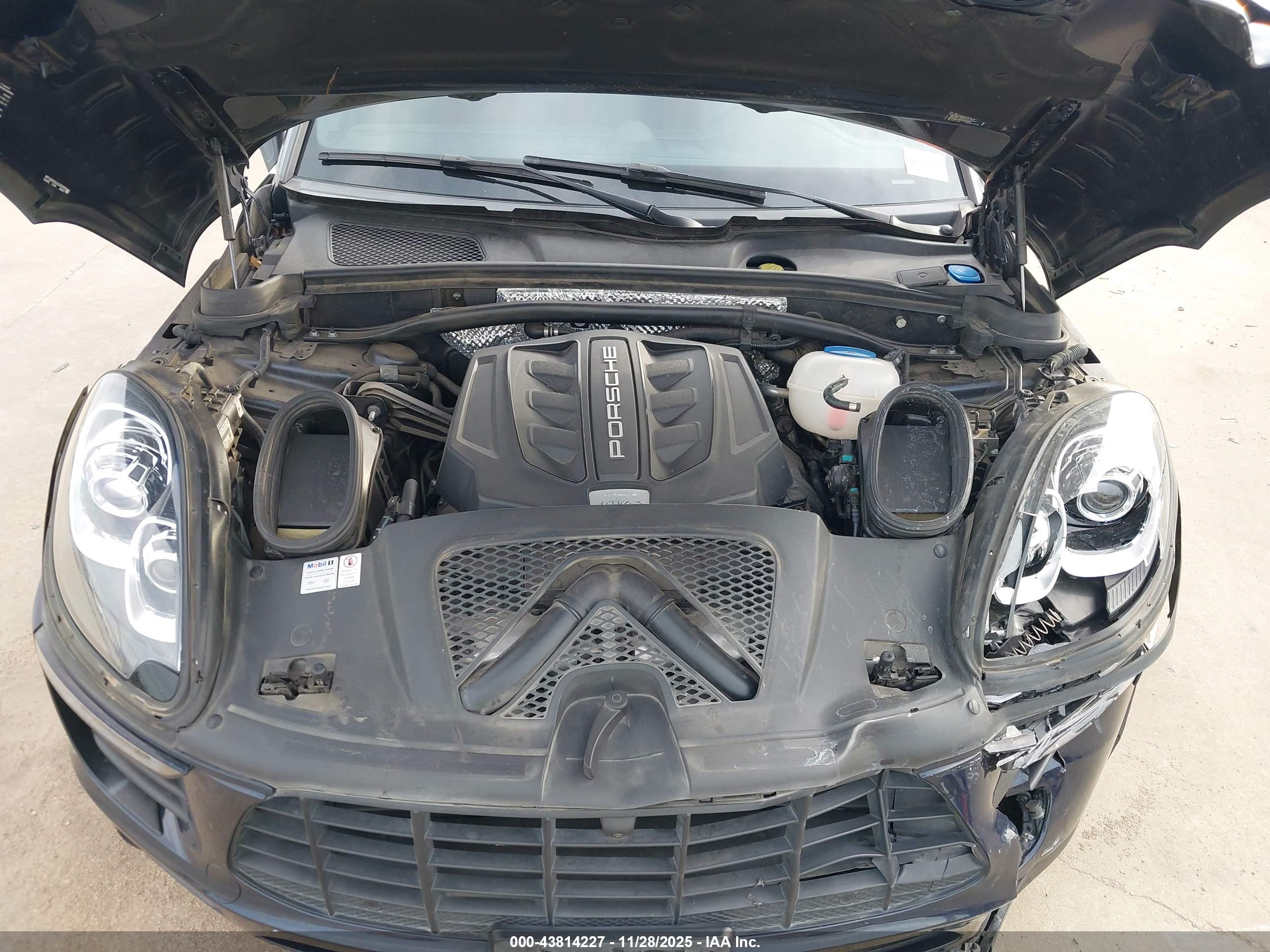 PORSCHE MACAN image 10