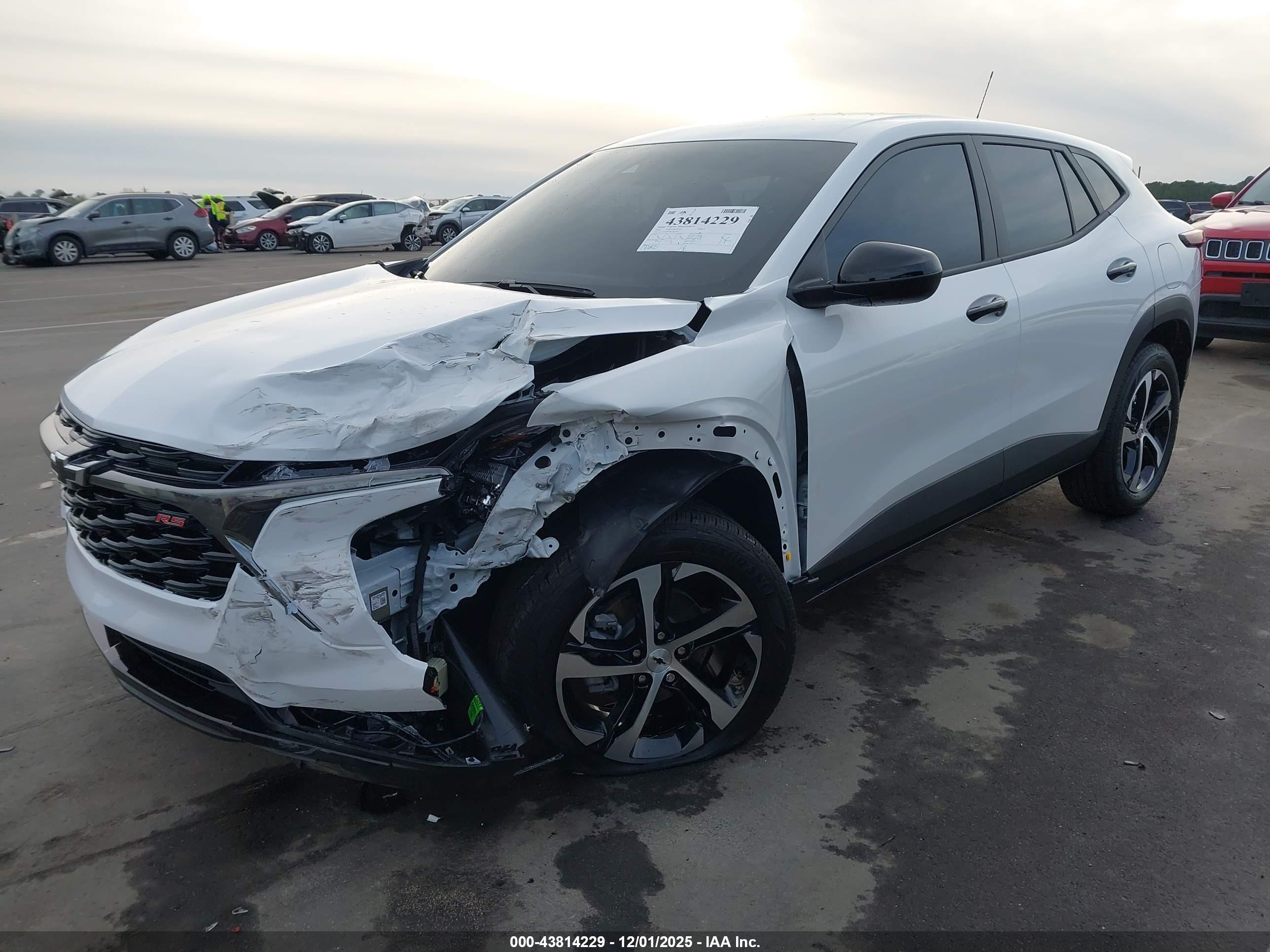 CHEVROLET TRAX image 2