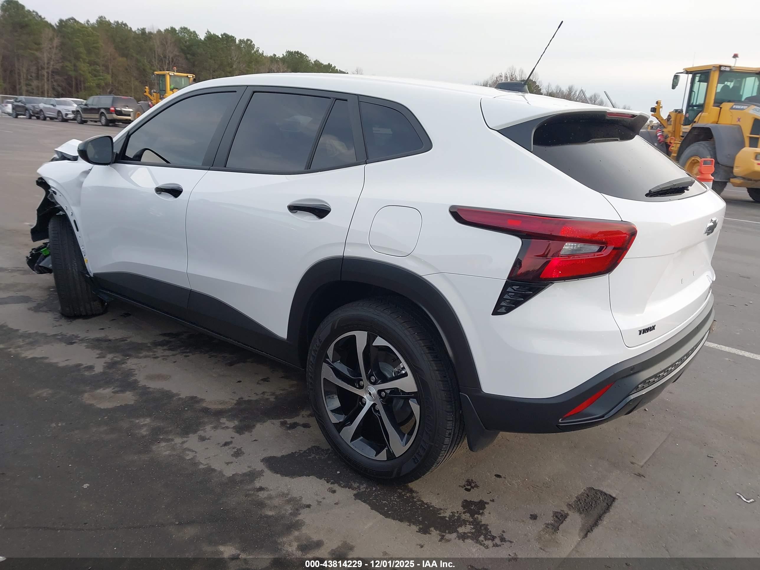 CHEVROLET TRAX image 3