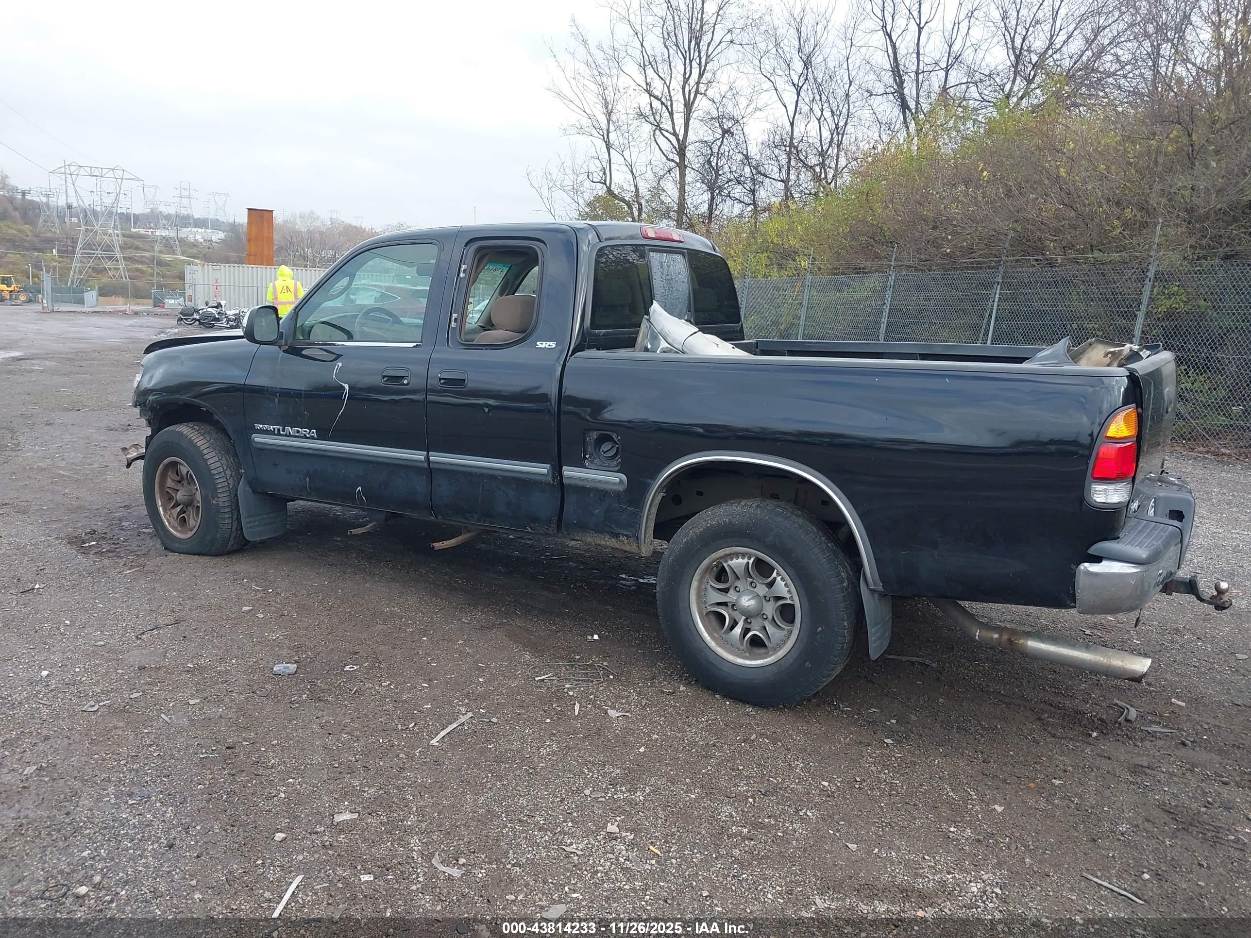 TOYOTA TUNDRA image 3