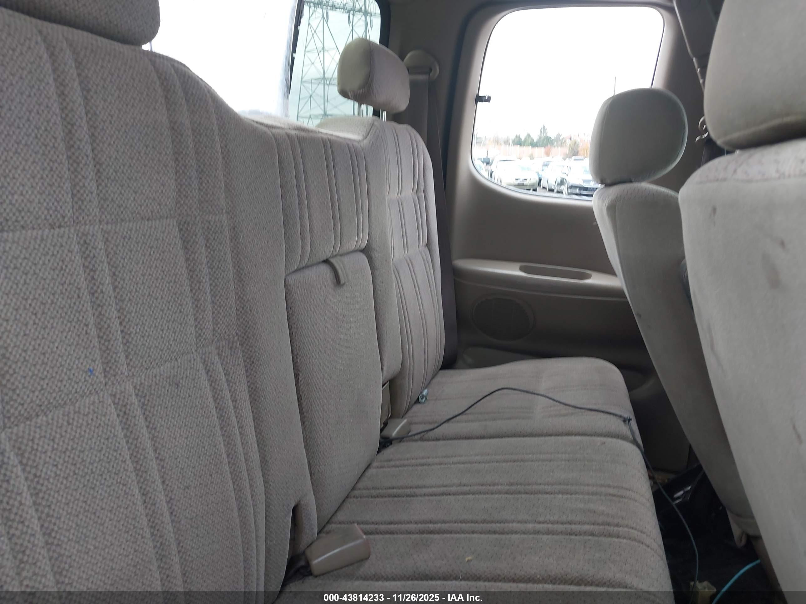 TOYOTA TUNDRA image 8