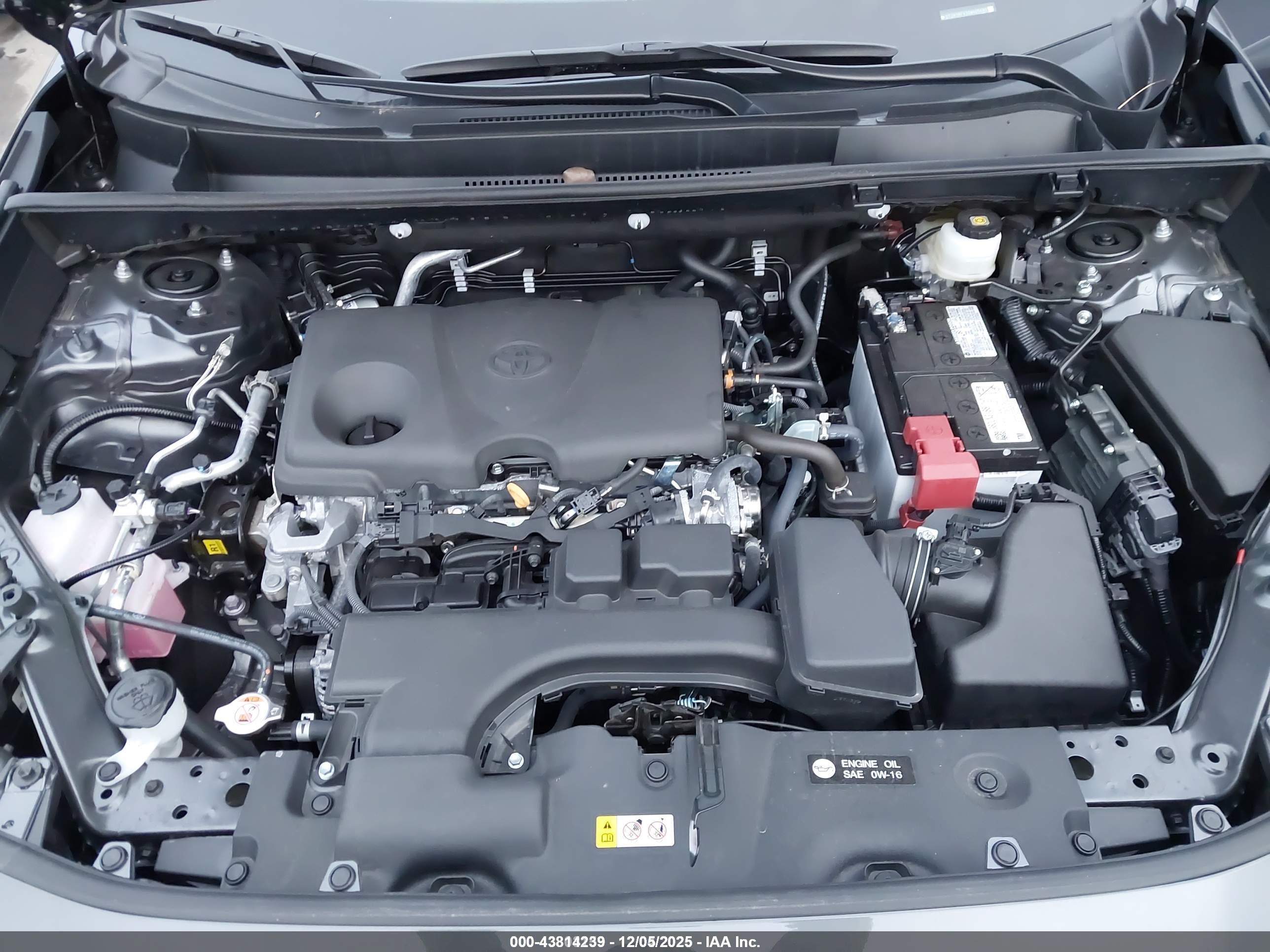 TOYOTA RAV4 image 10