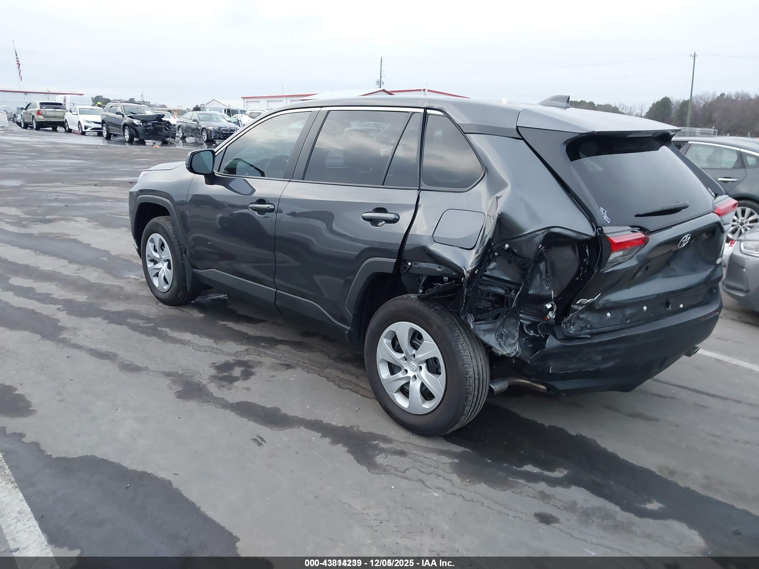 TOYOTA RAV4 image 3