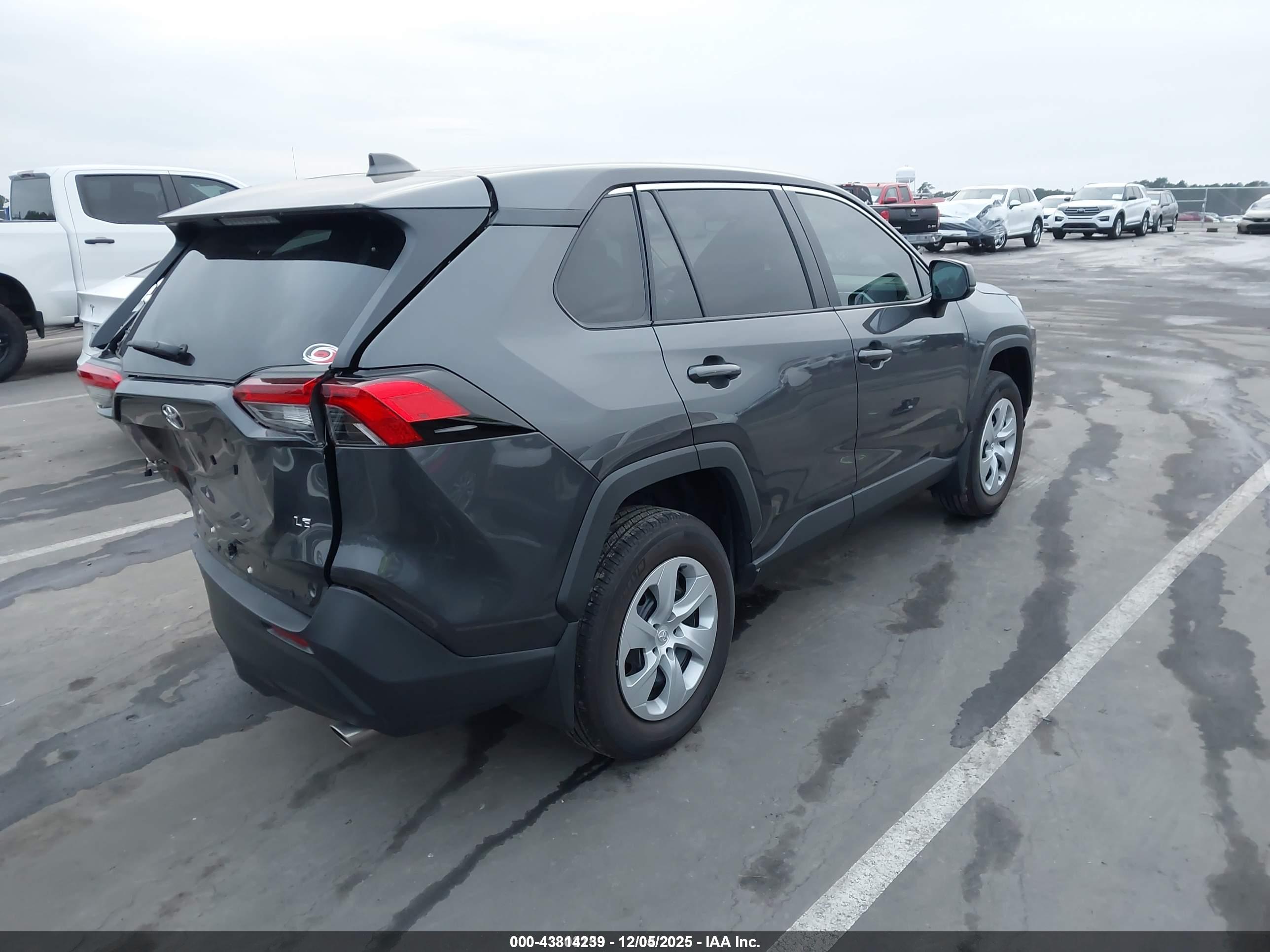 TOYOTA RAV4 image 4