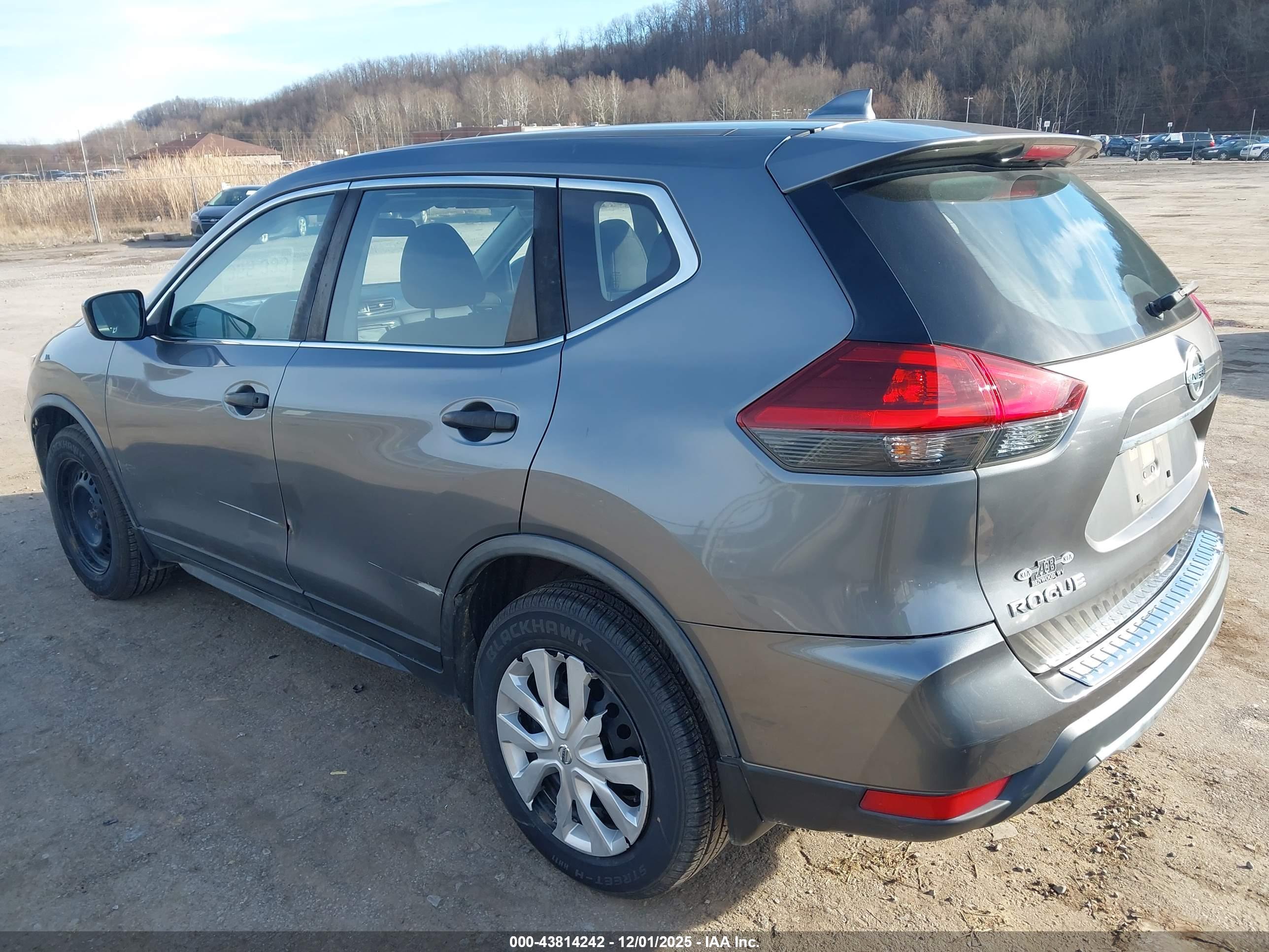 NISSAN ROGUE image 3