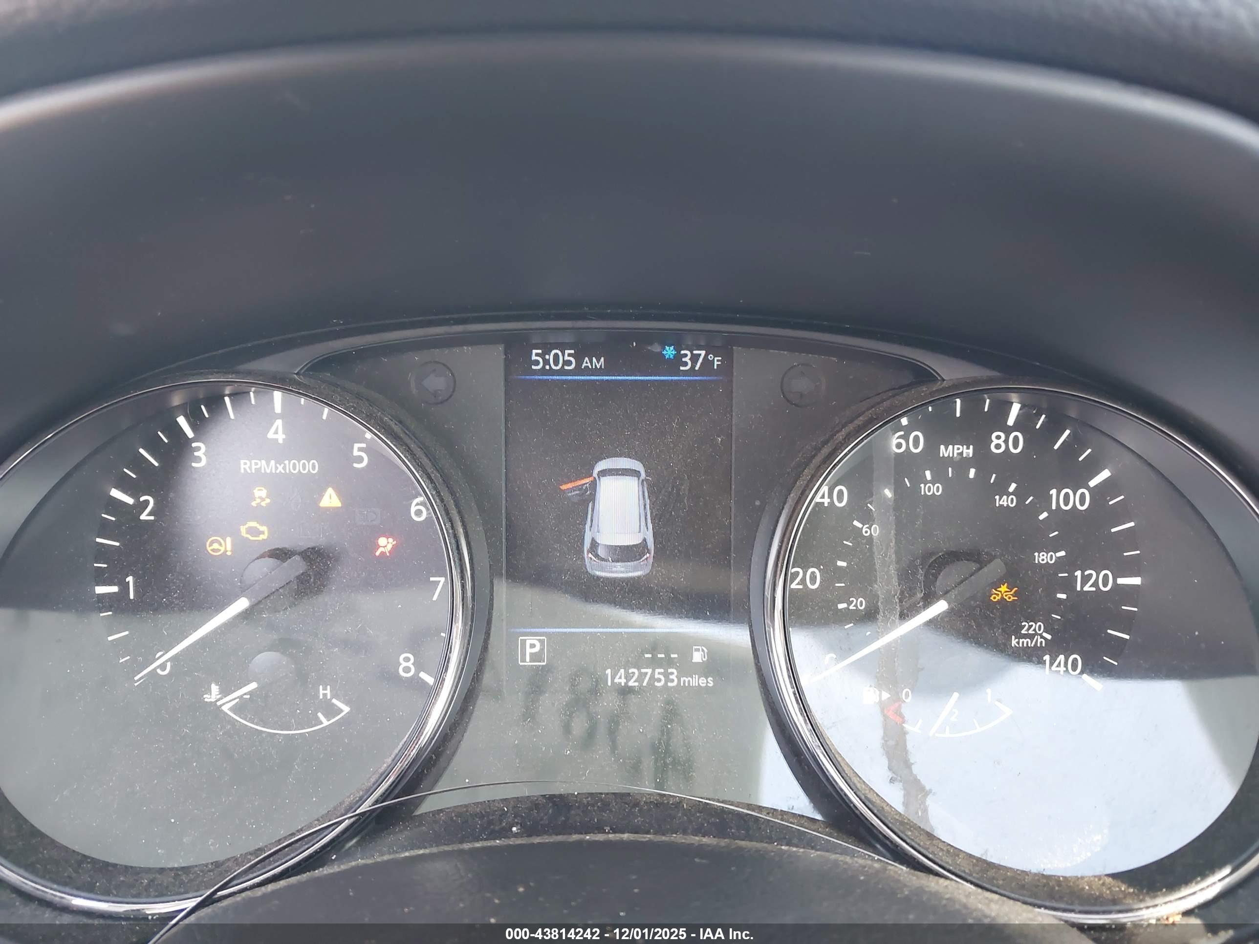 NISSAN ROGUE image 7