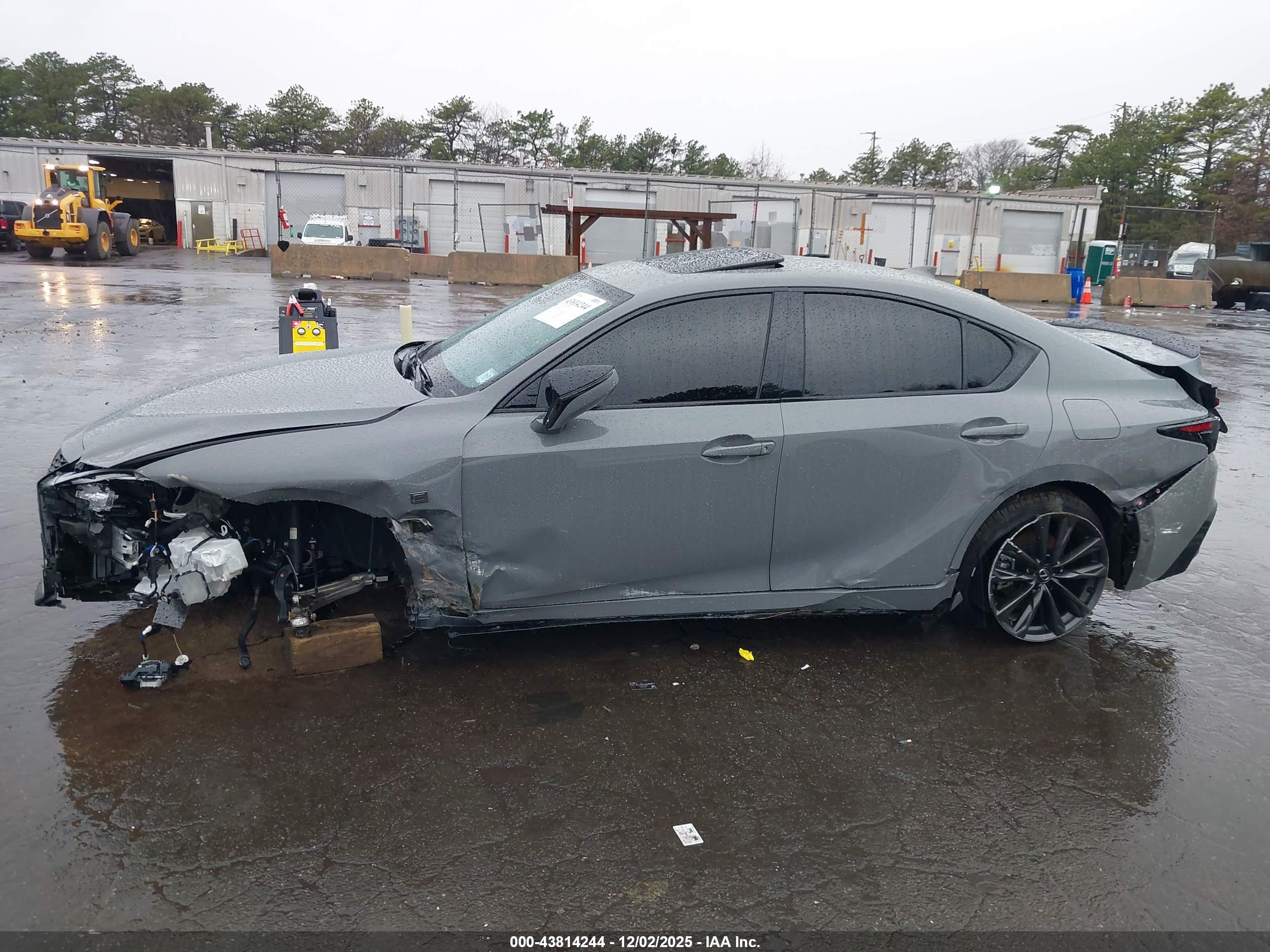 LEXUS IS image 6
