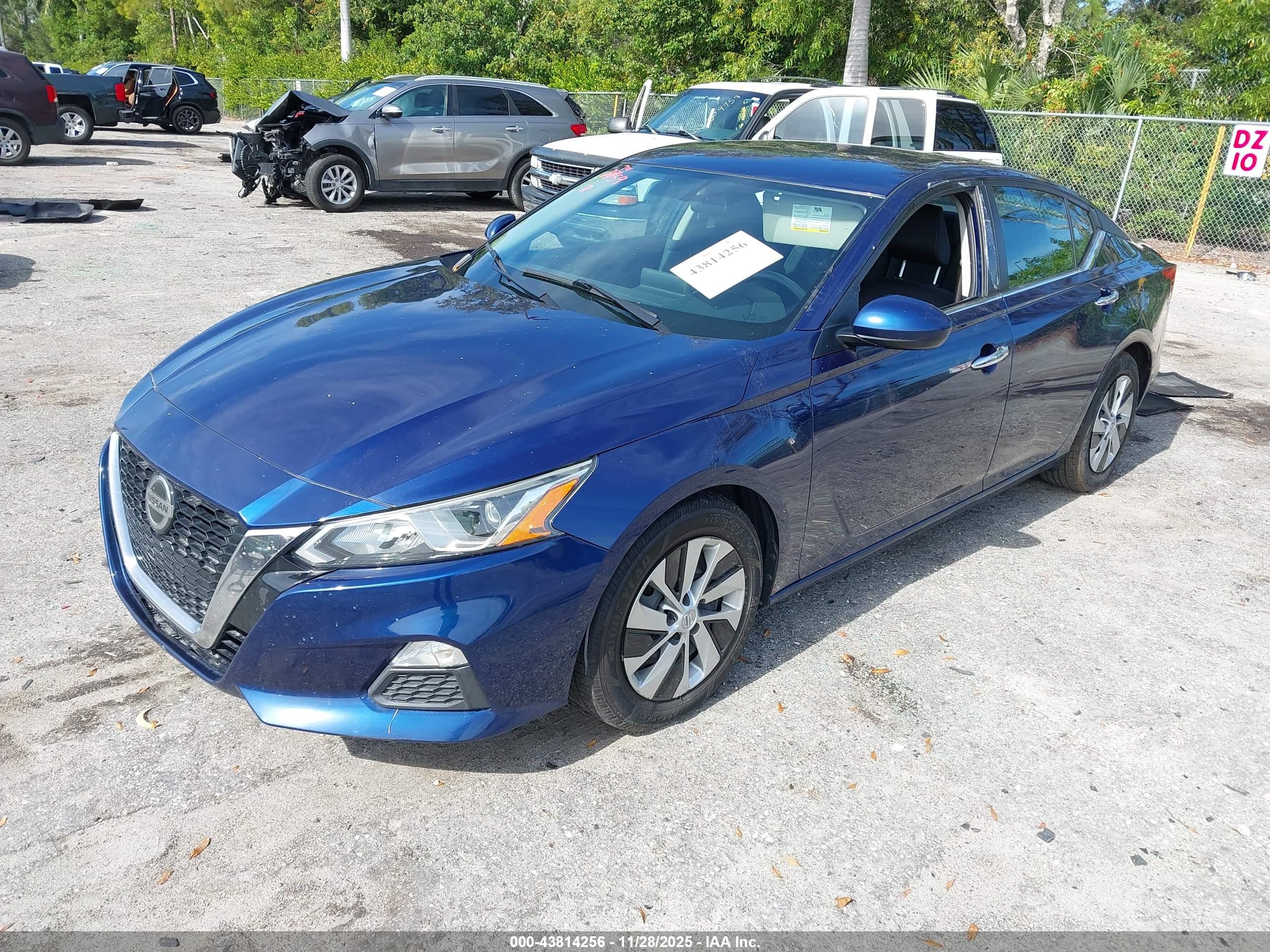 NISSAN ALTIMA image 2
