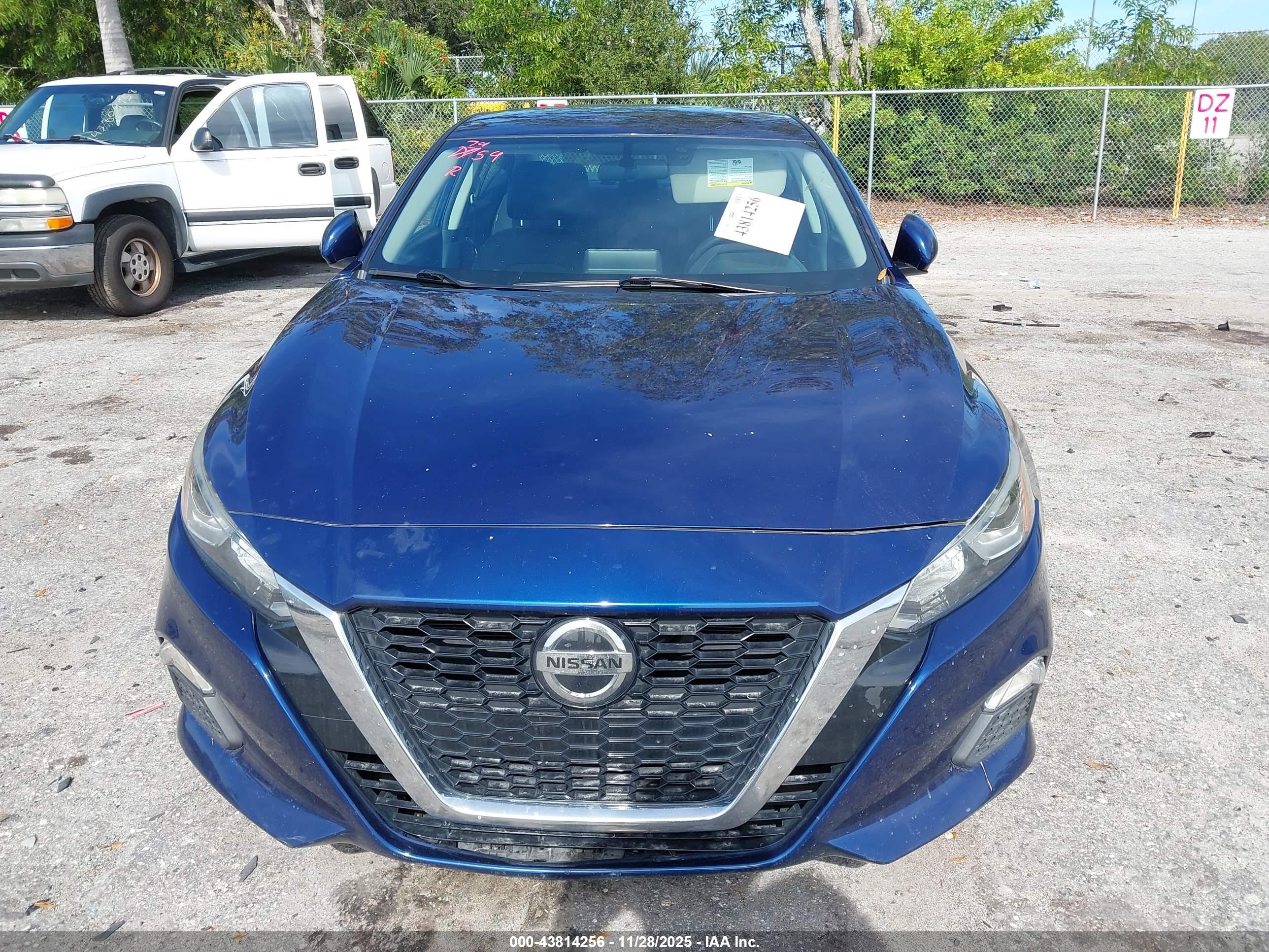 NISSAN ALTIMA image 6
