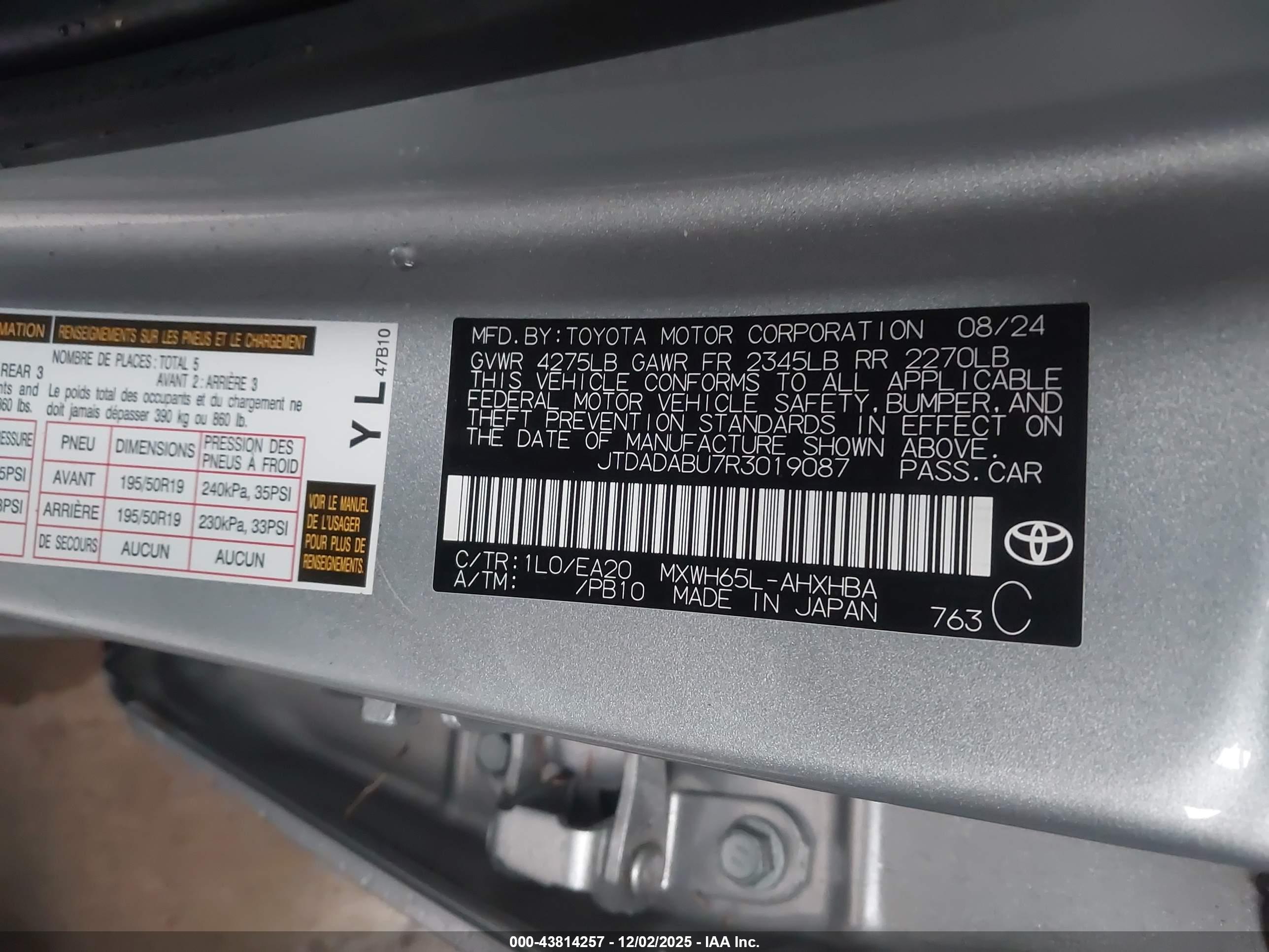 TOYOTA PRIUS image 9