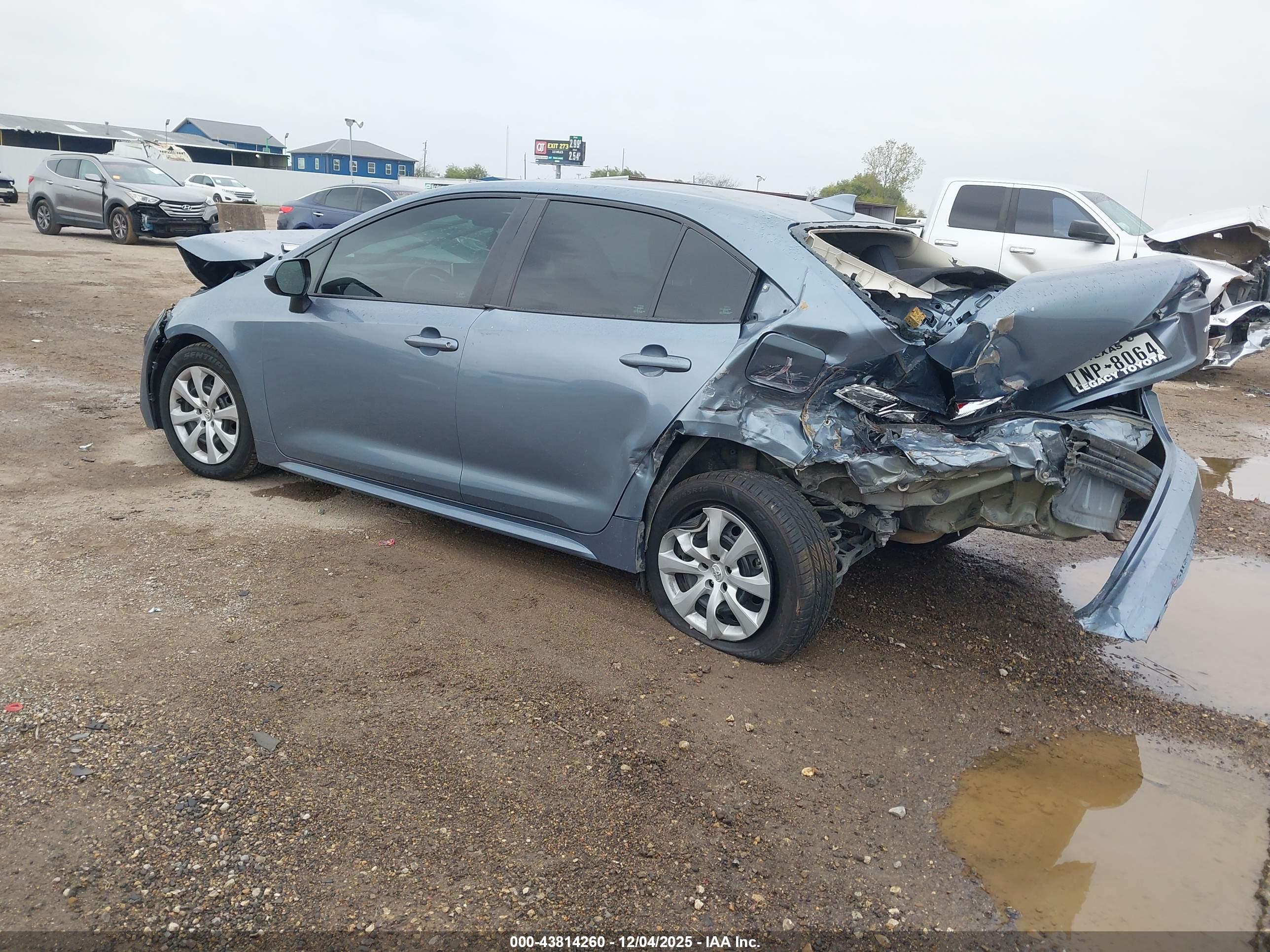 TOYOTA COROLLA image 3