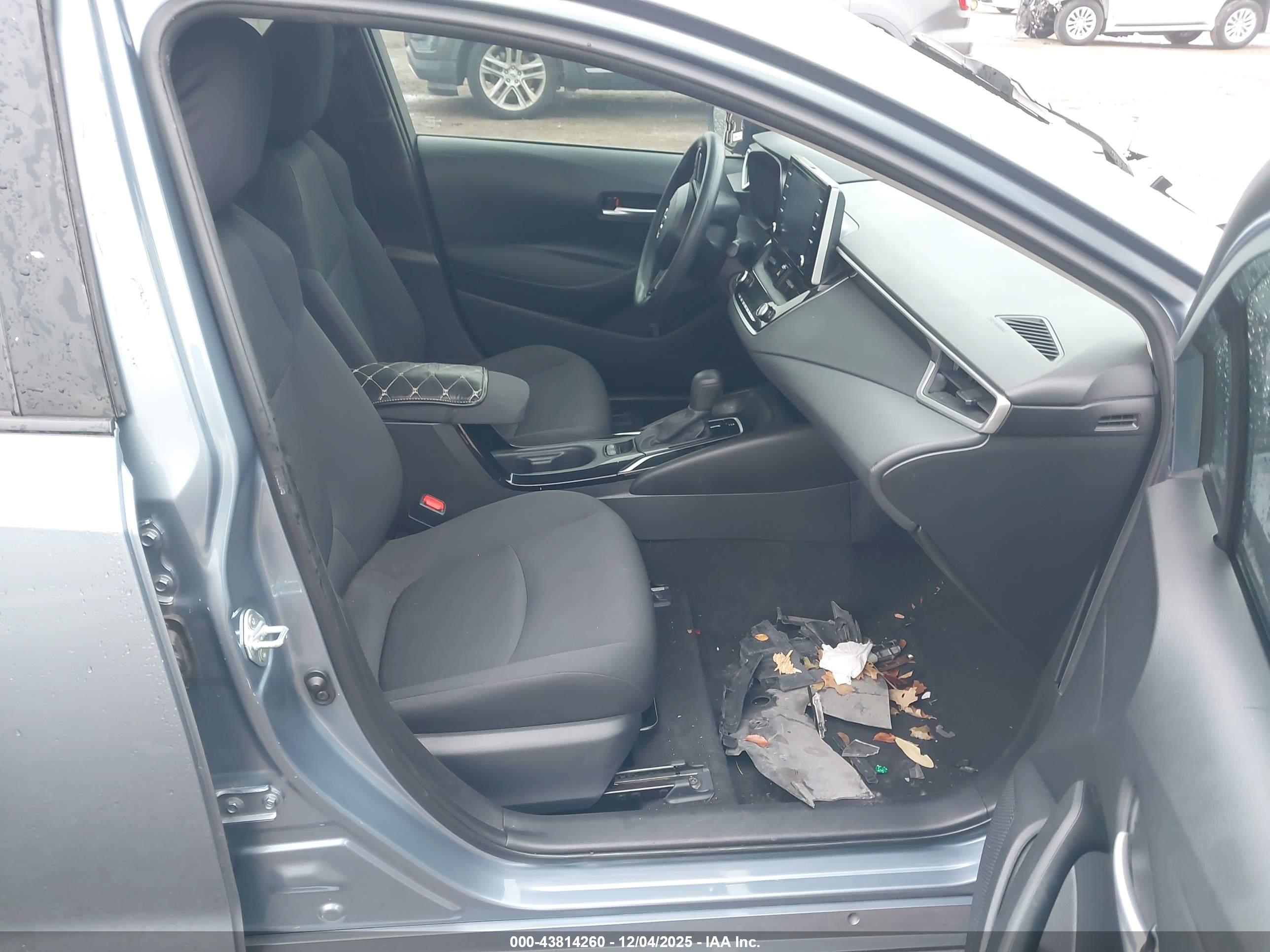TOYOTA COROLLA image 5