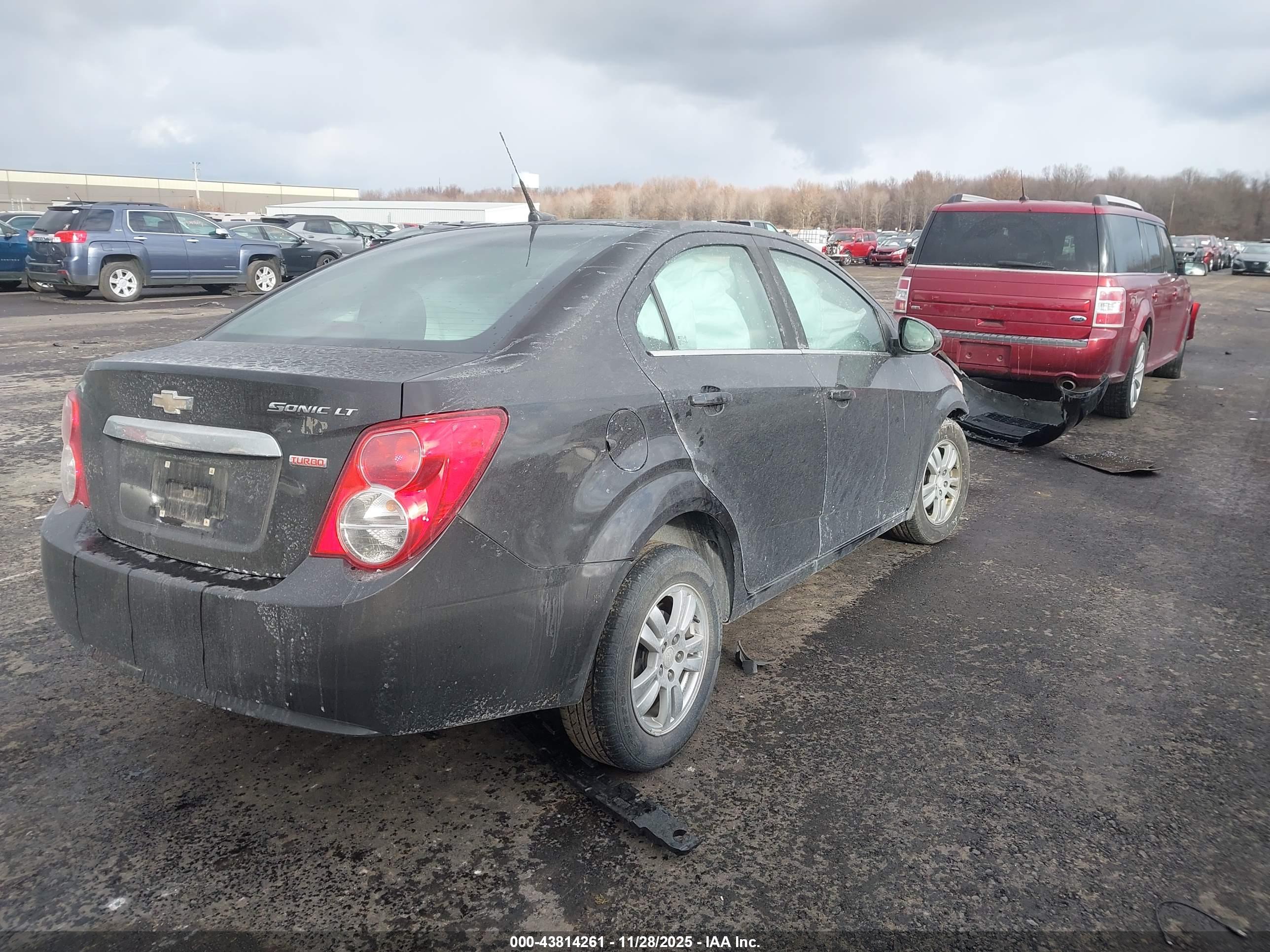 CHEVROLET SONIC image 4