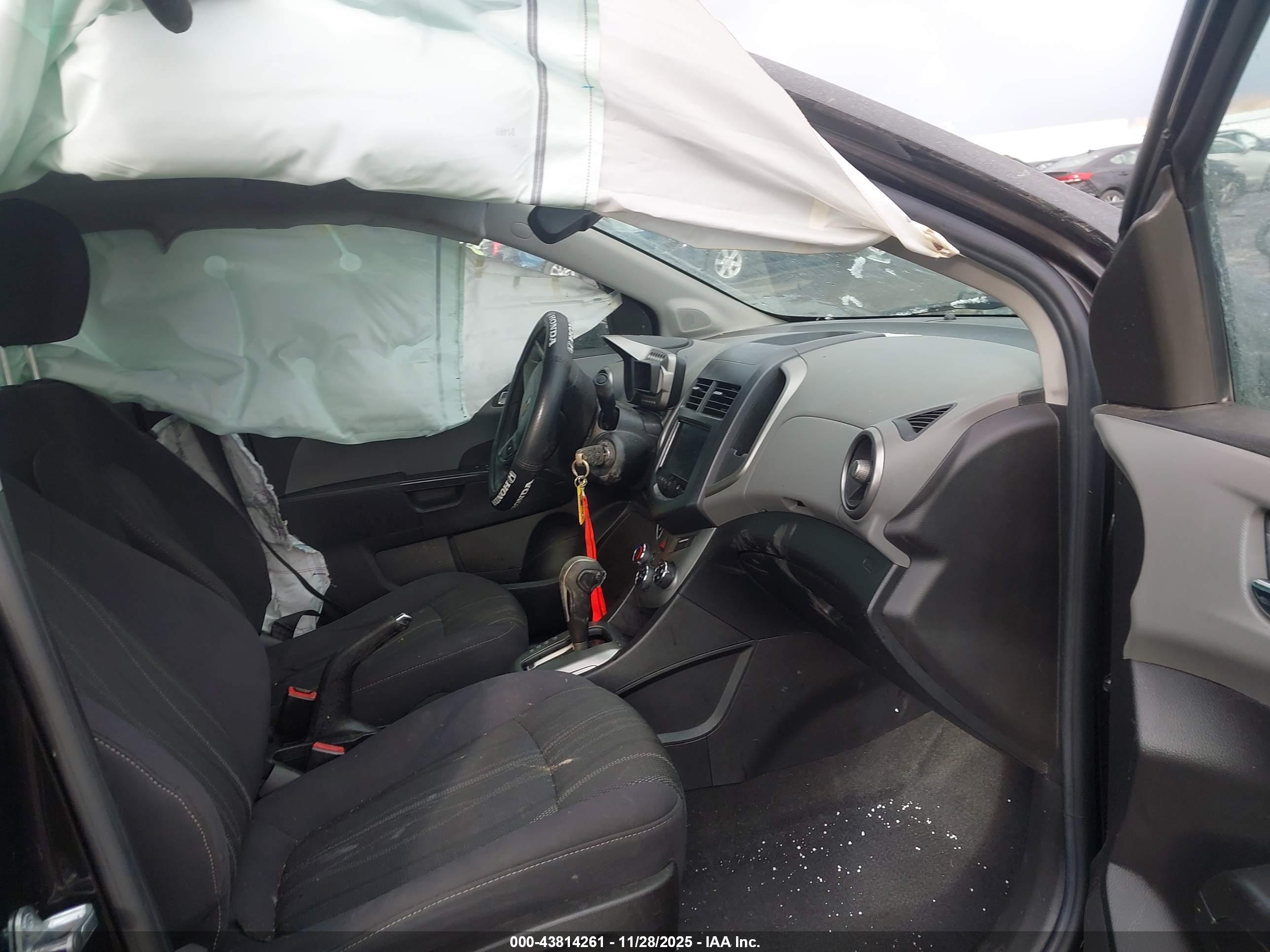 CHEVROLET SONIC image 5