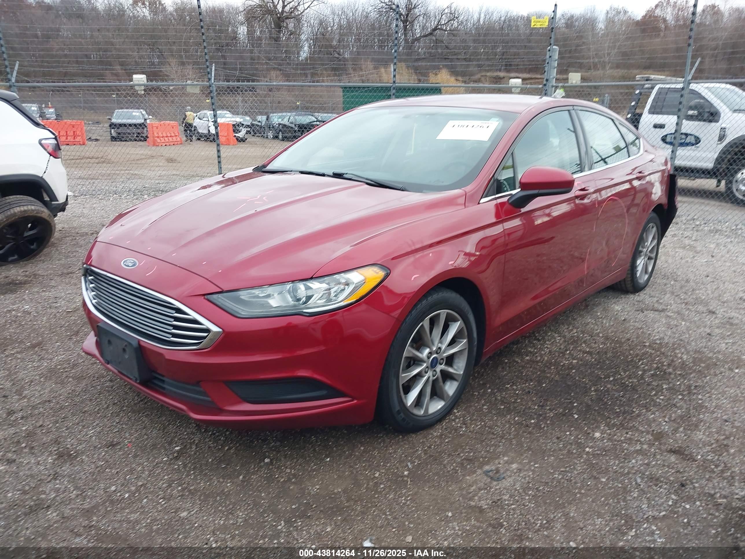 FORD FUSION image 2