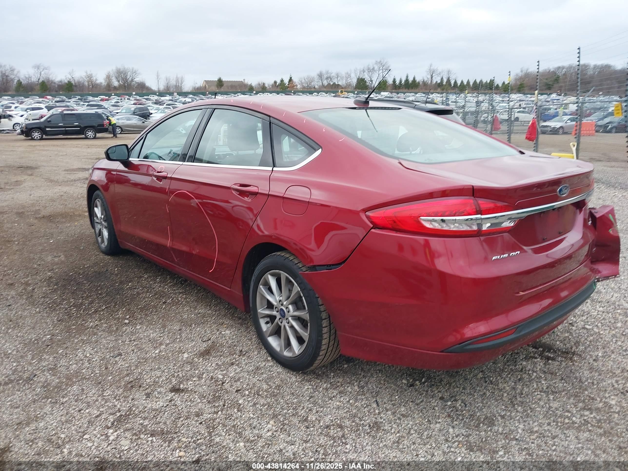 FORD FUSION image 3