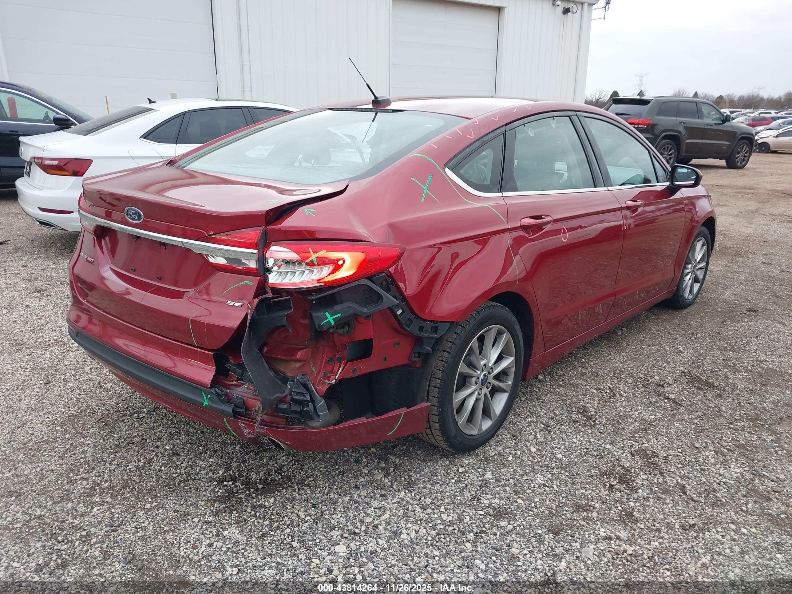 FORD FUSION image 4