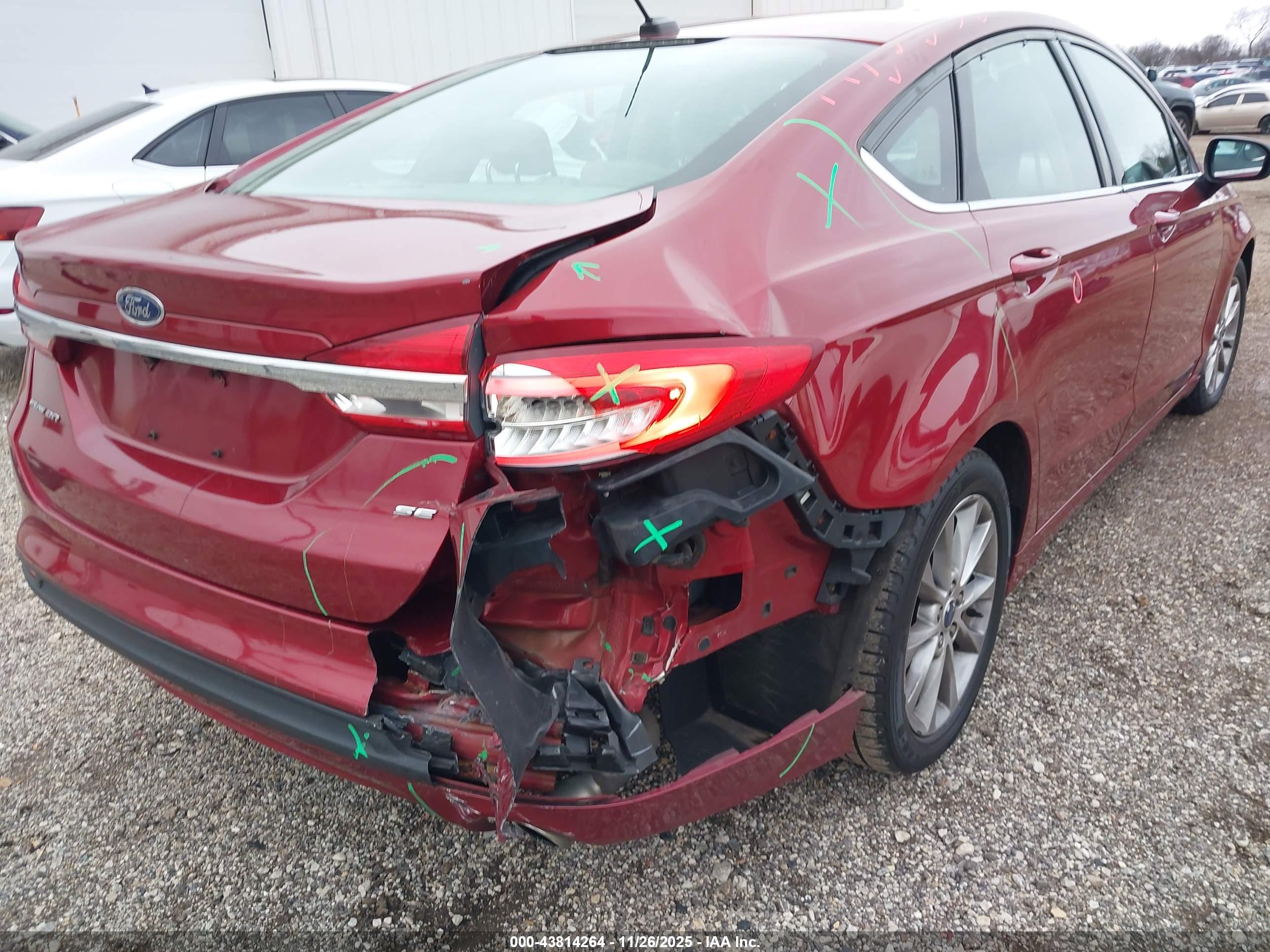 FORD FUSION image 6