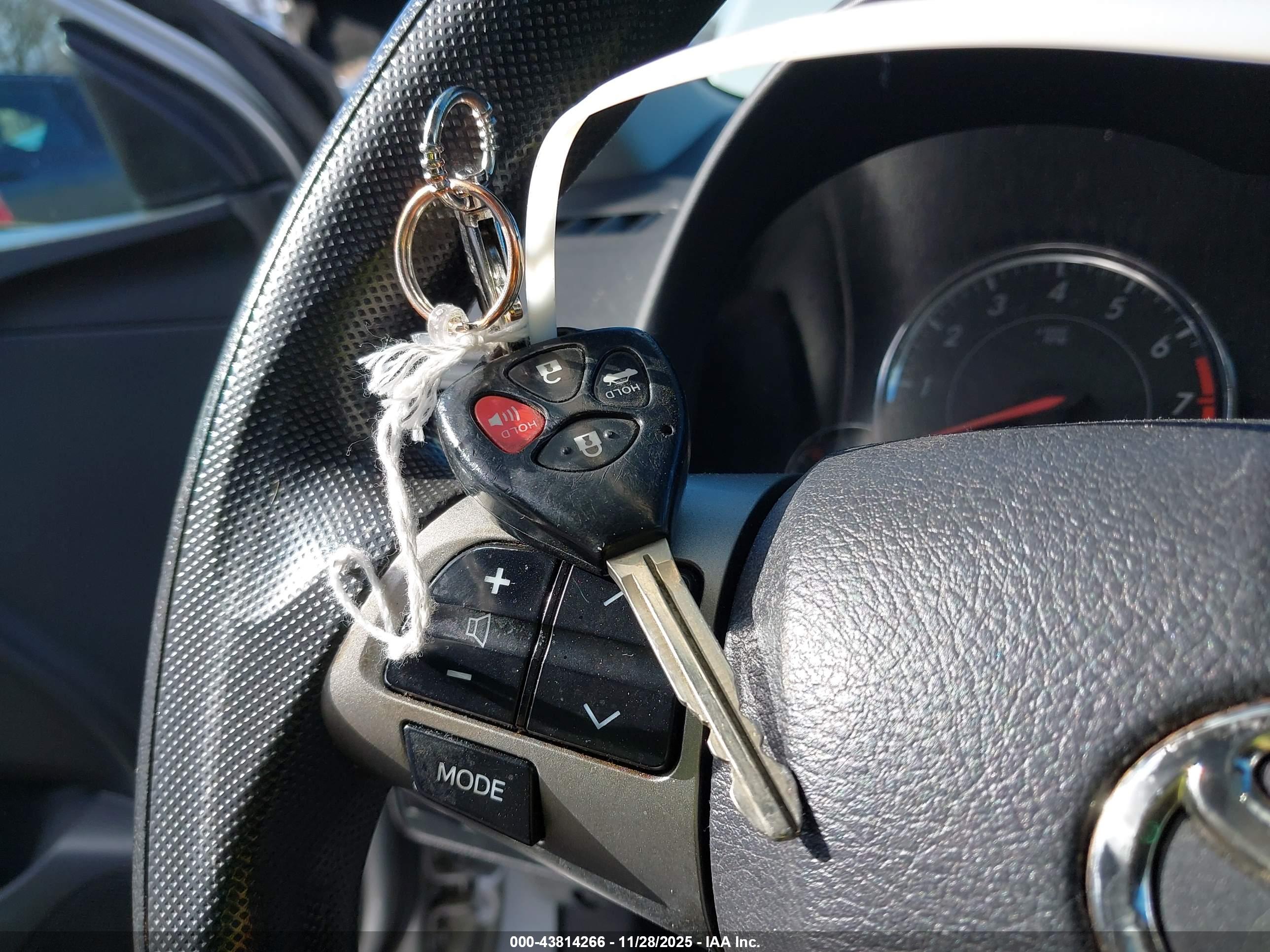 TOYOTA COROLLA image 11