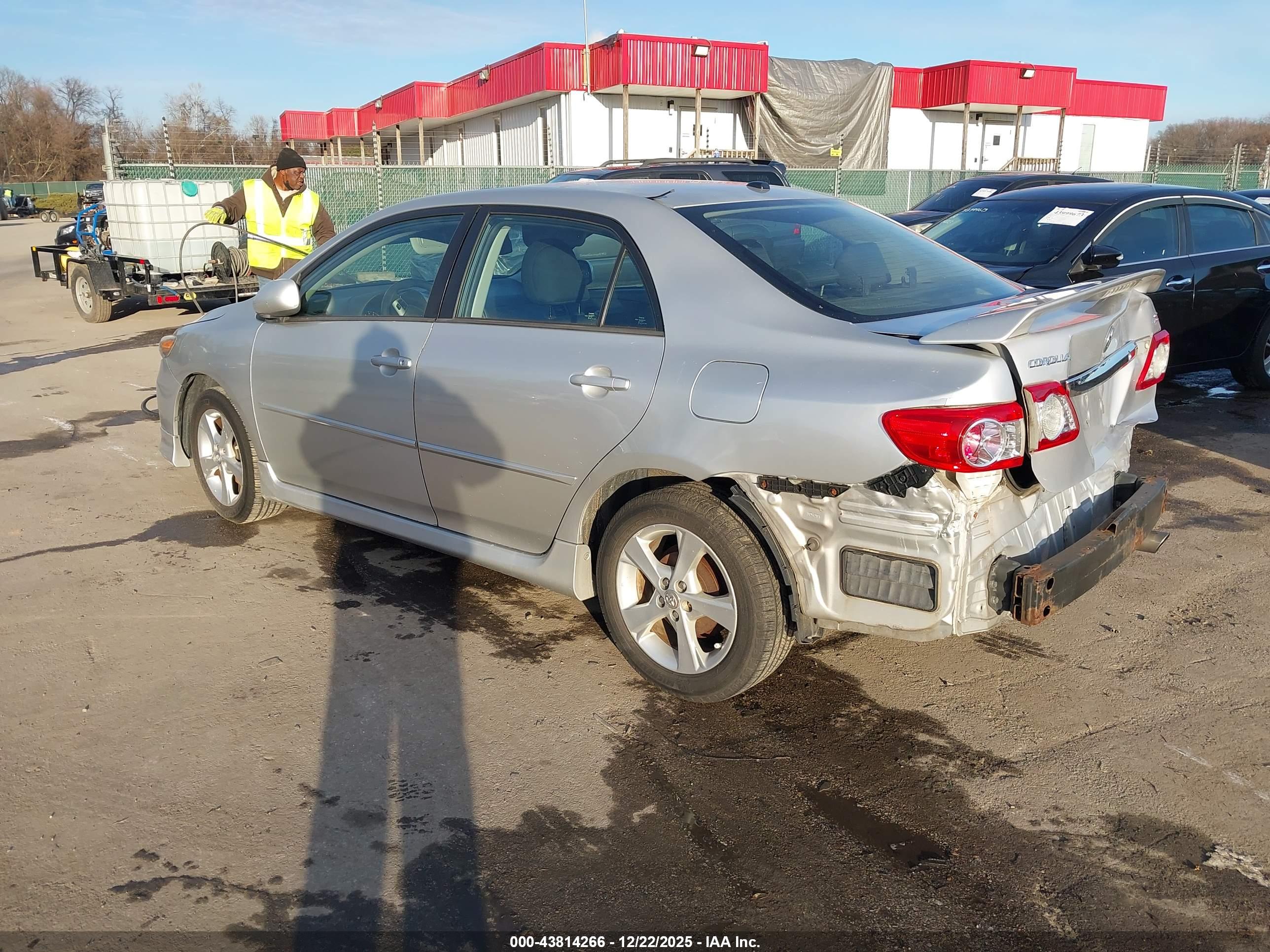 TOYOTA COROLLA image 3