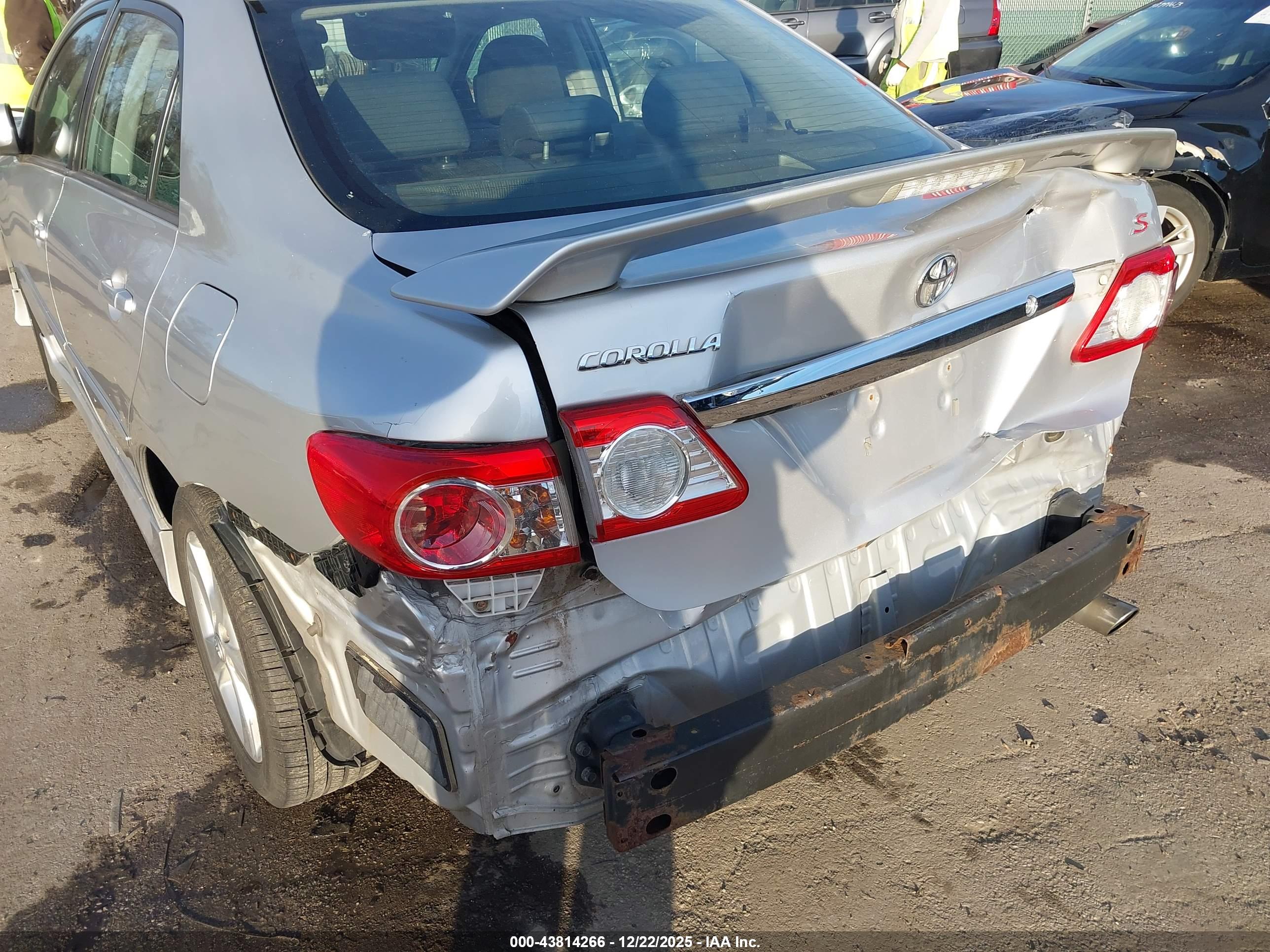 TOYOTA COROLLA image 6
