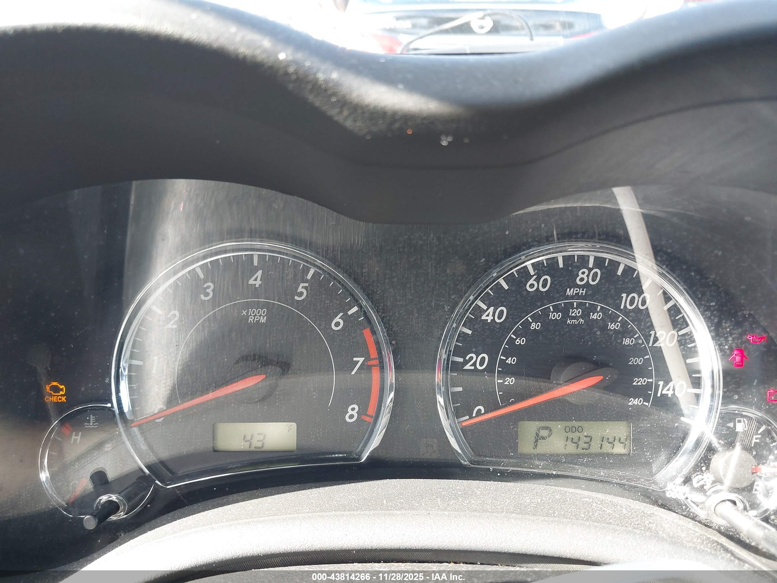 TOYOTA COROLLA image 7