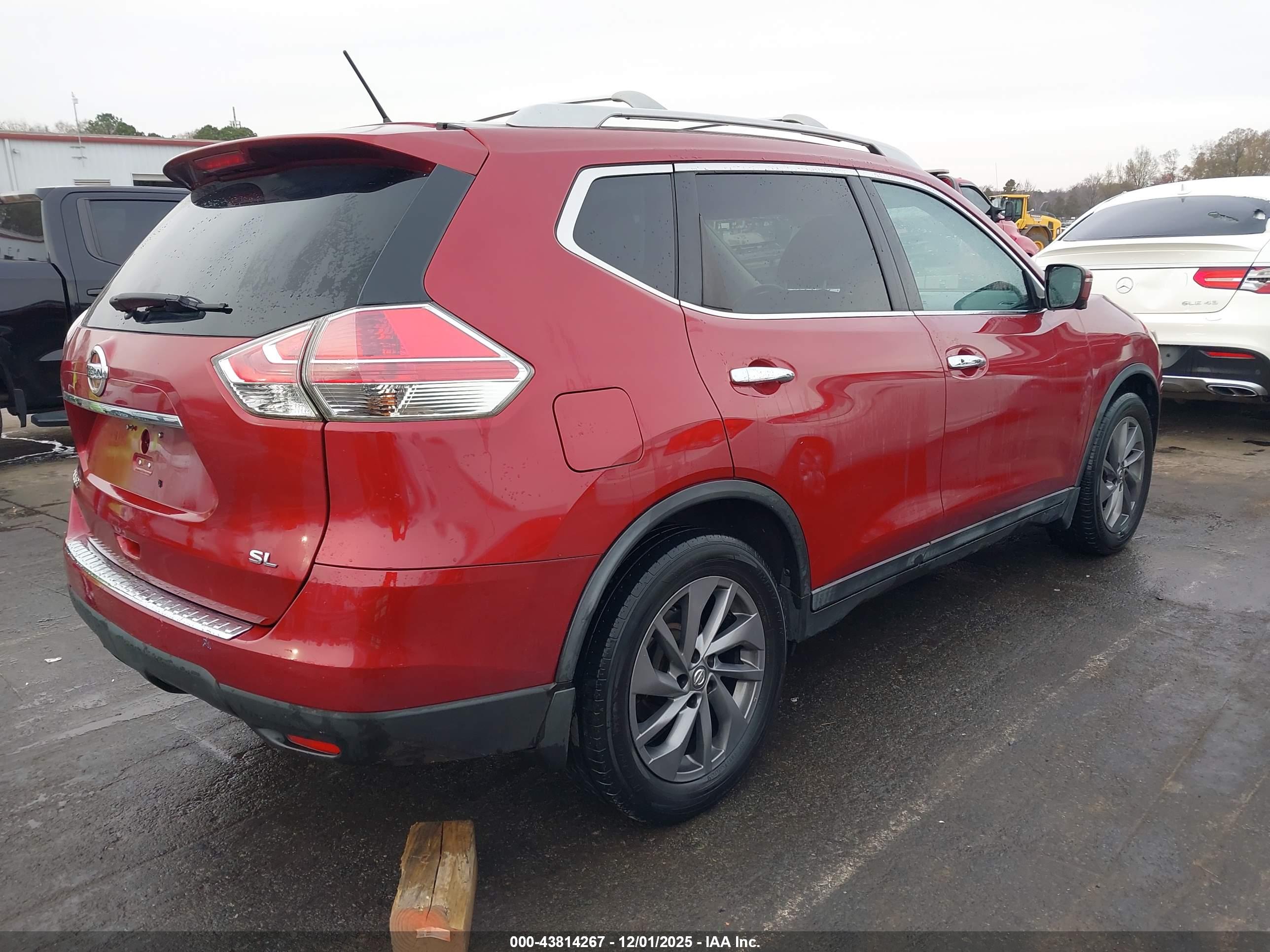 NISSAN ROGUE image 4