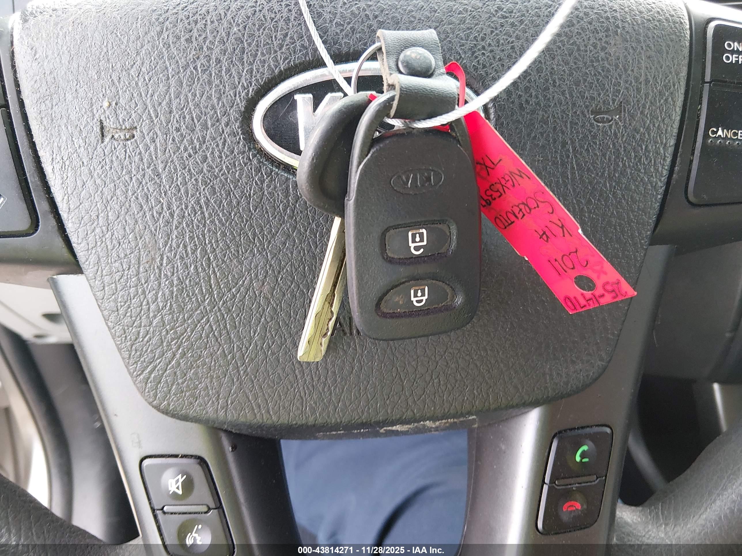 KIA SORENTO image 11