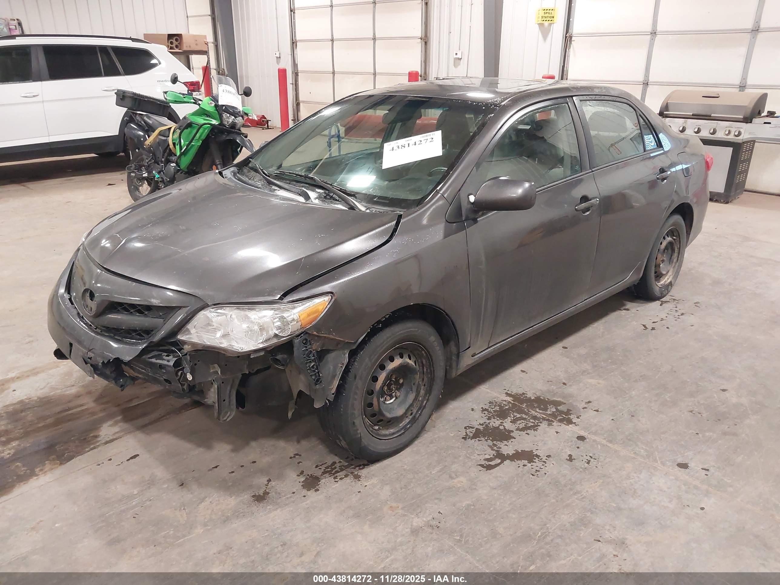 TOYOTA COROLLA image 2