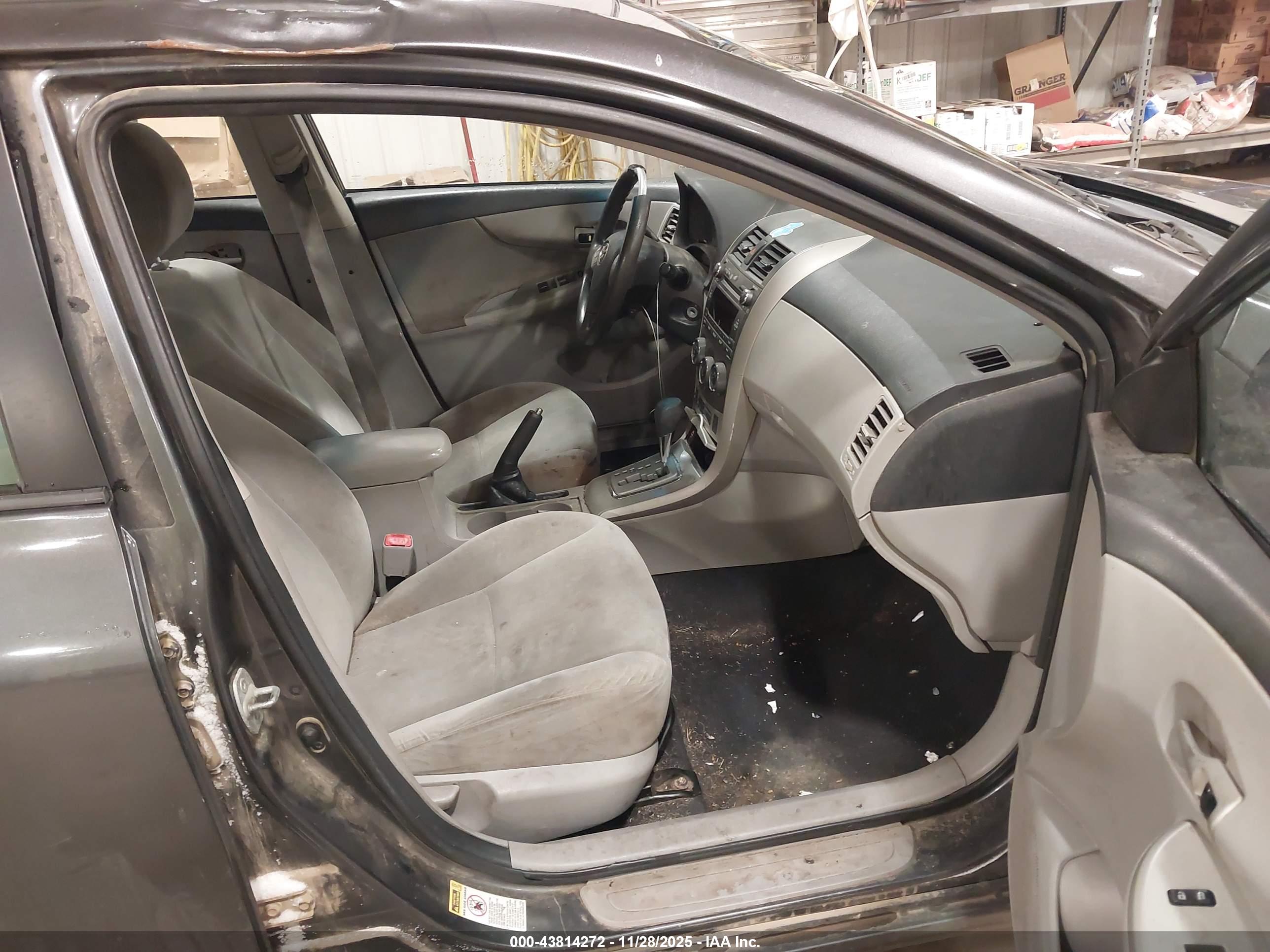 TOYOTA COROLLA image 5