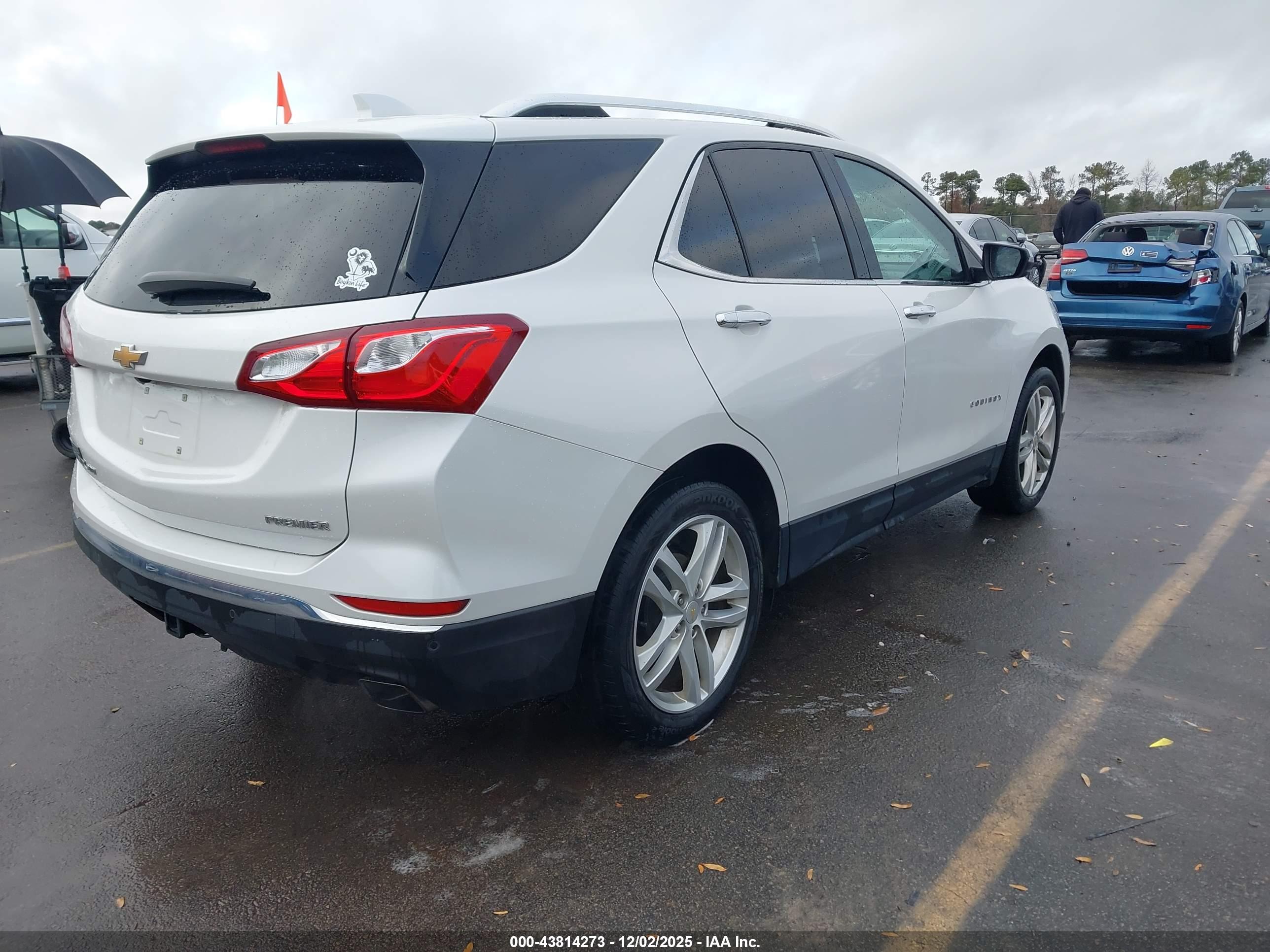 CHEVROLET EQUINOX image 4