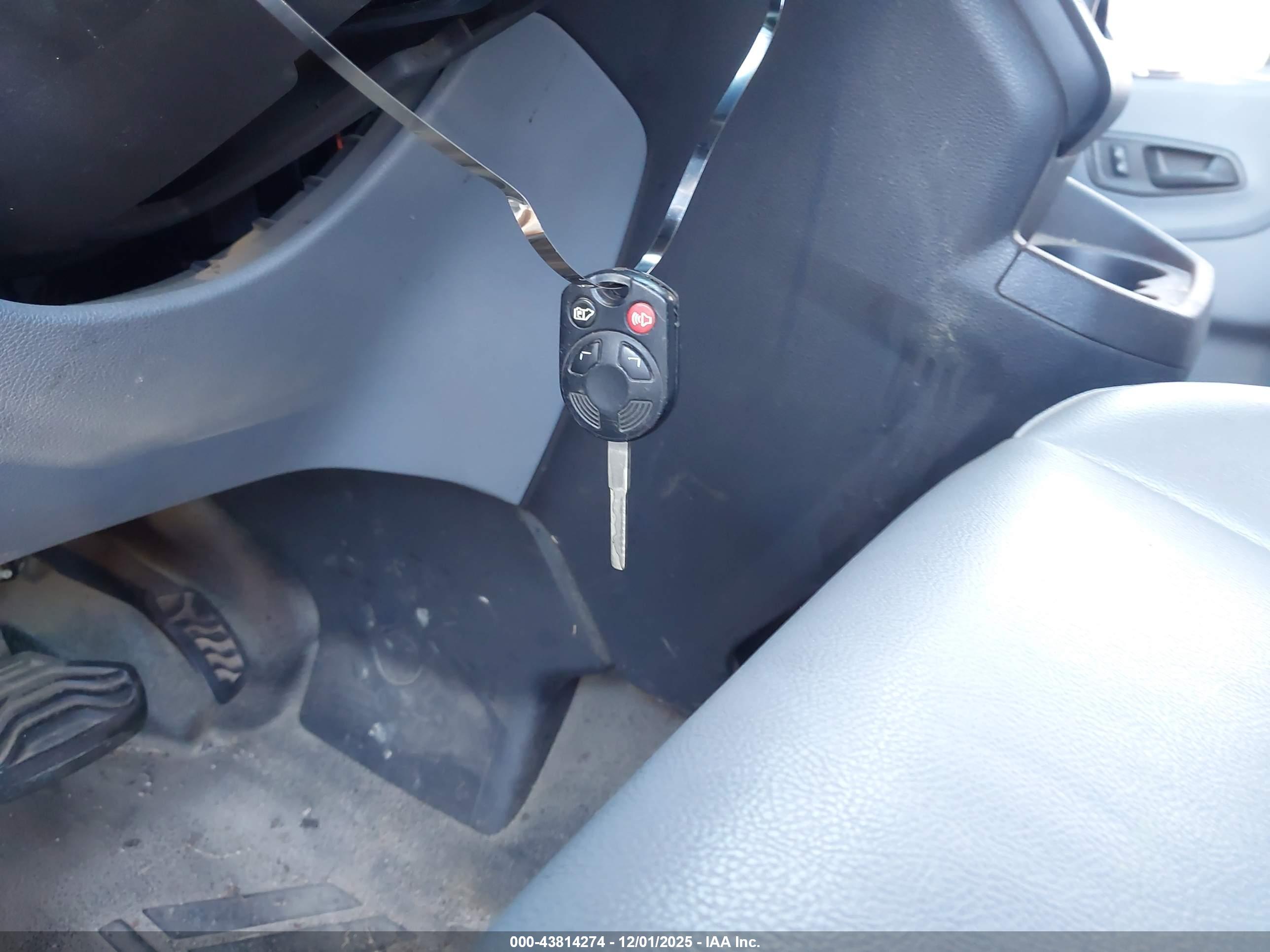 FORD TRANSIT-150 image 11