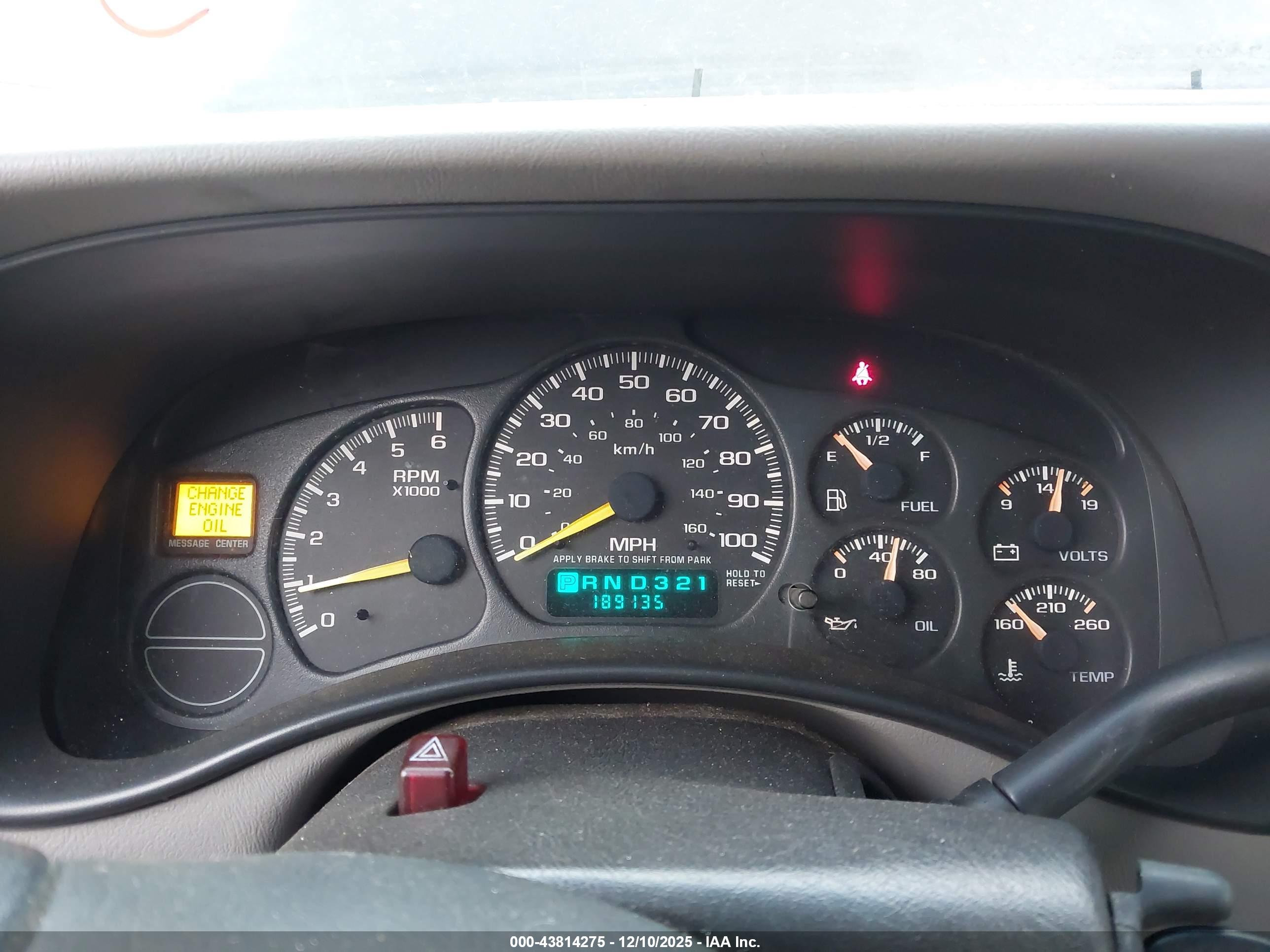 CHEVROLET SILVERADO image 7