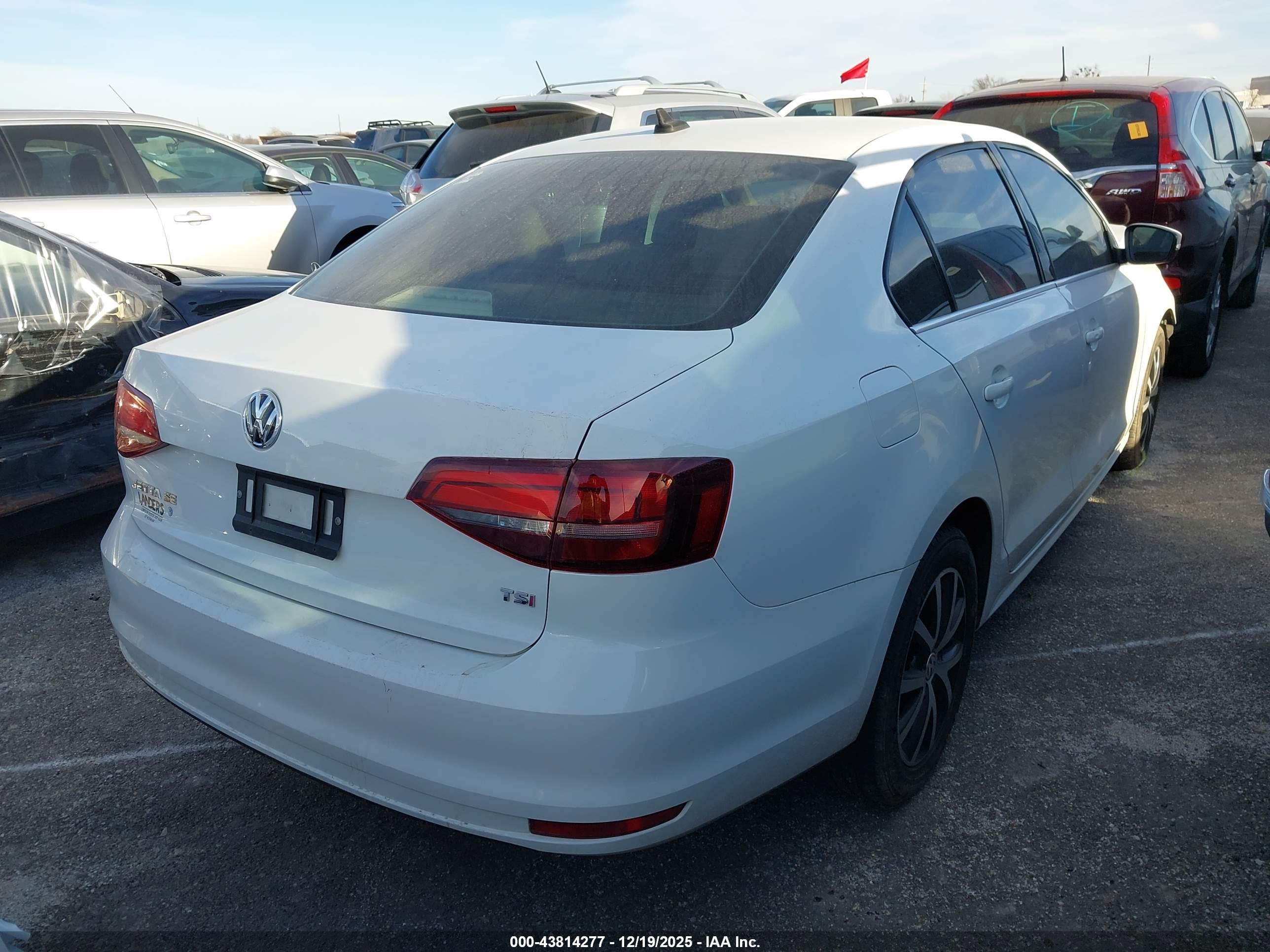 VOLKSWAGEN JETTA image 4