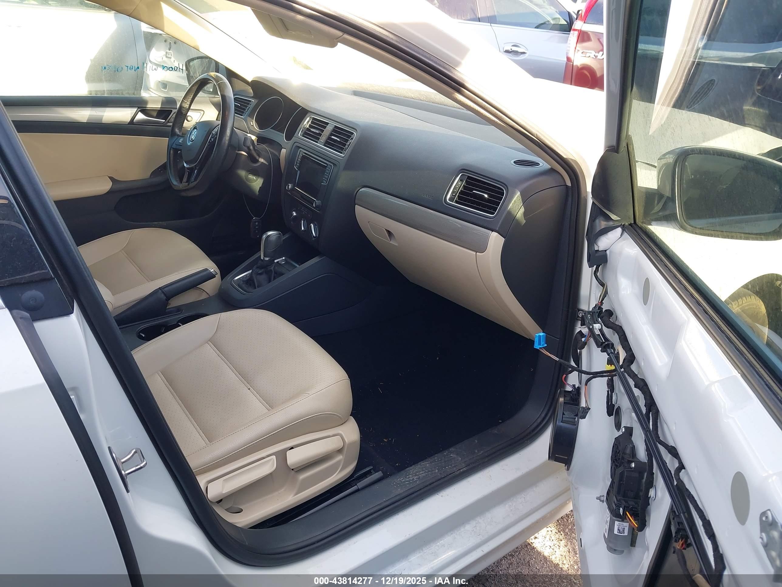 VOLKSWAGEN JETTA image 5