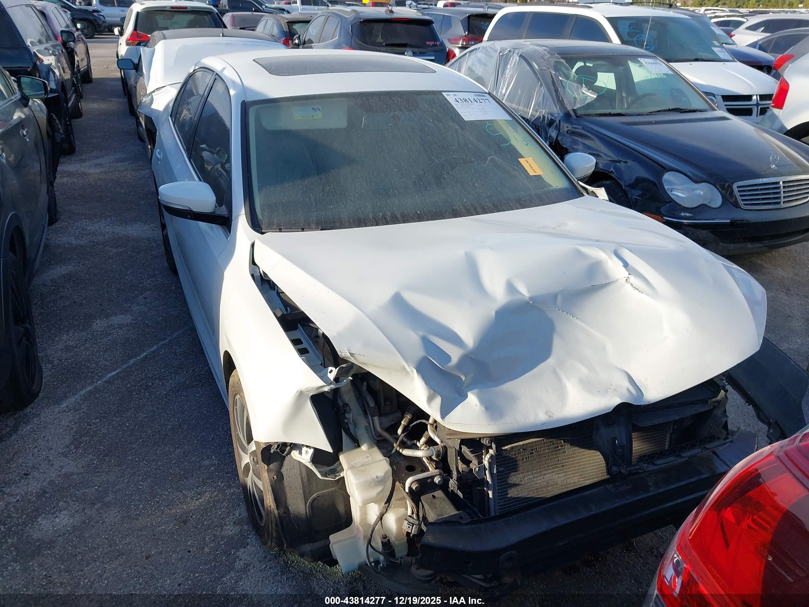 VOLKSWAGEN JETTA image 6