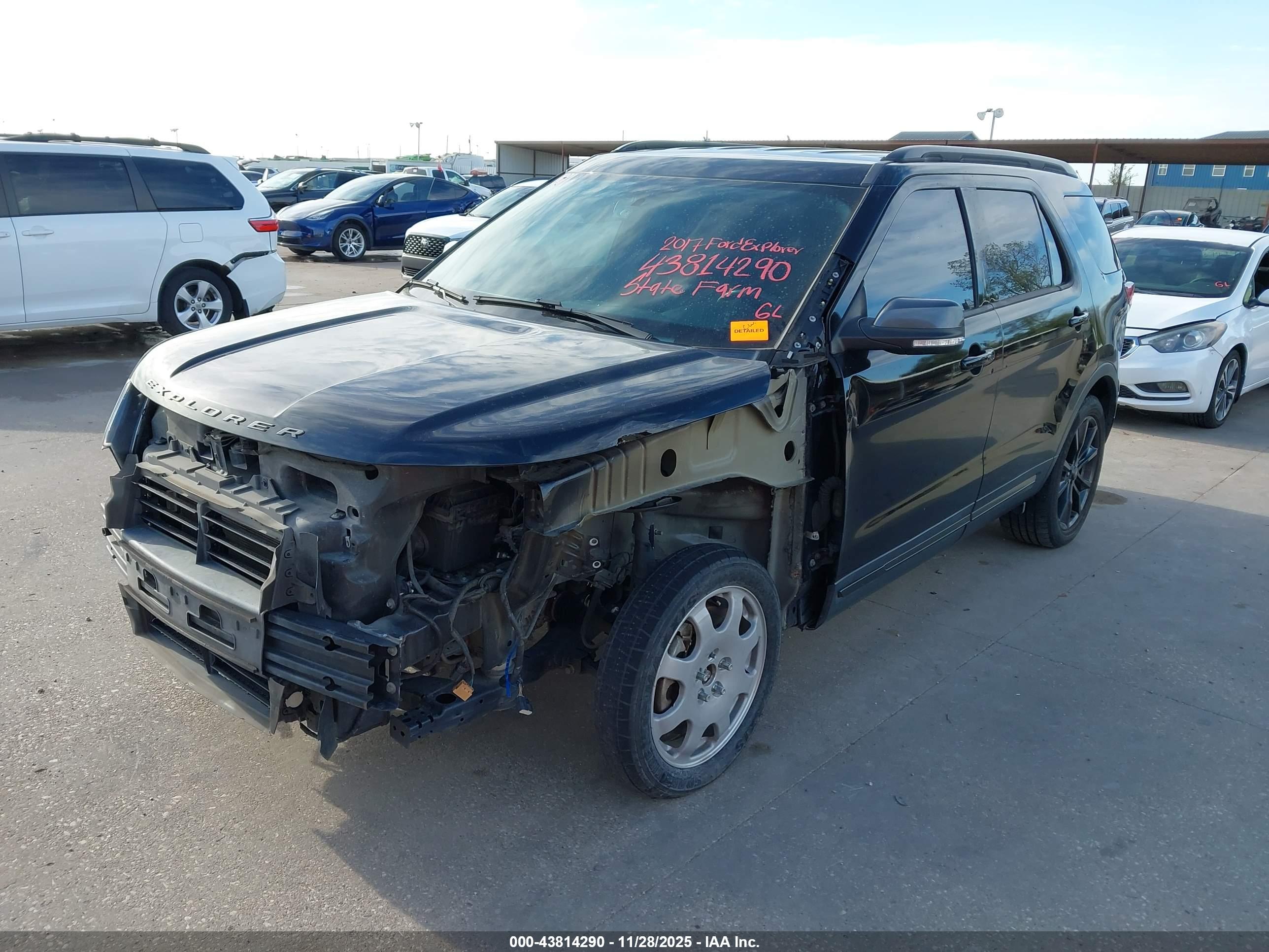 FORD EXPLORER image 2