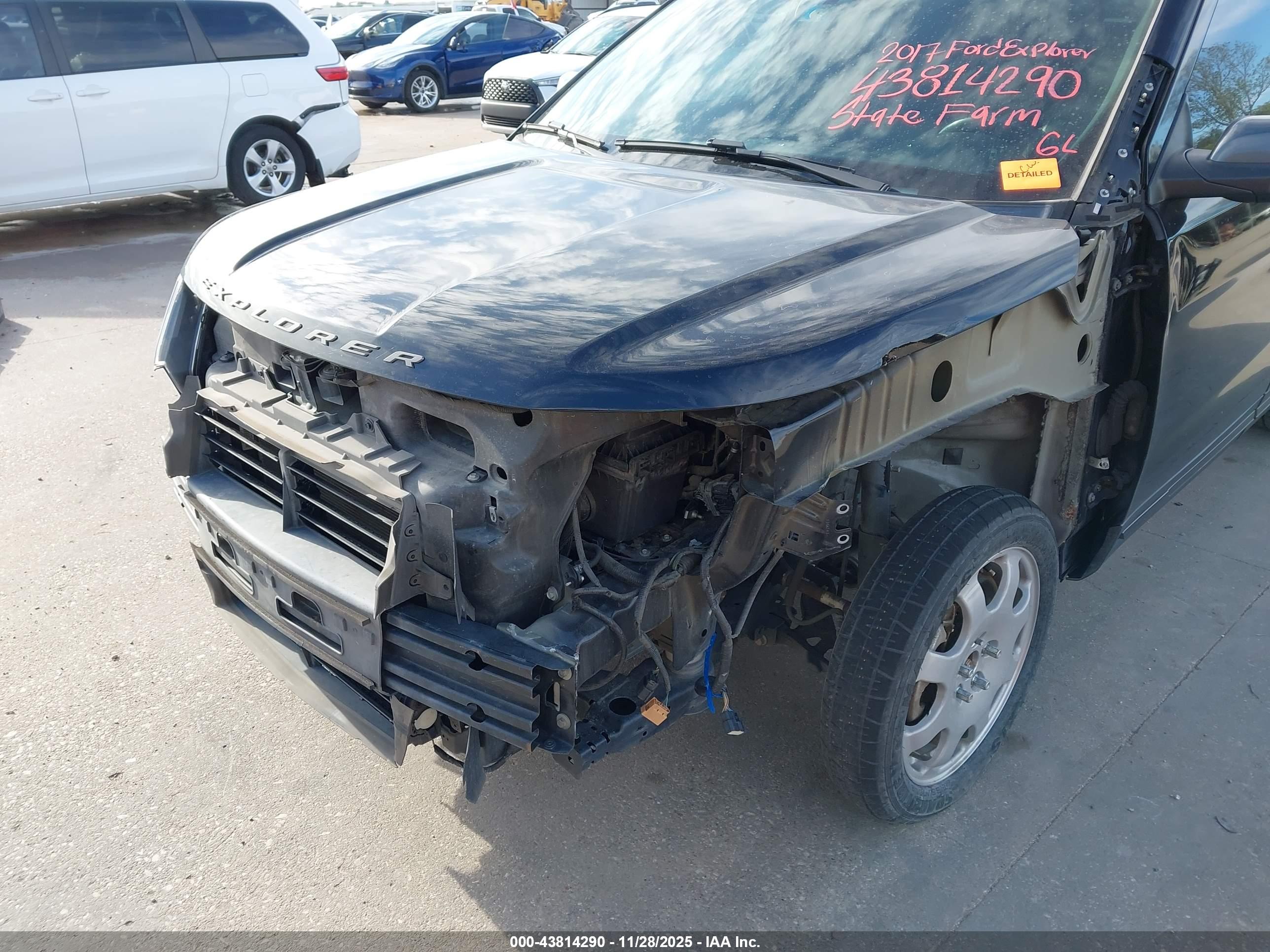 FORD EXPLORER image 6