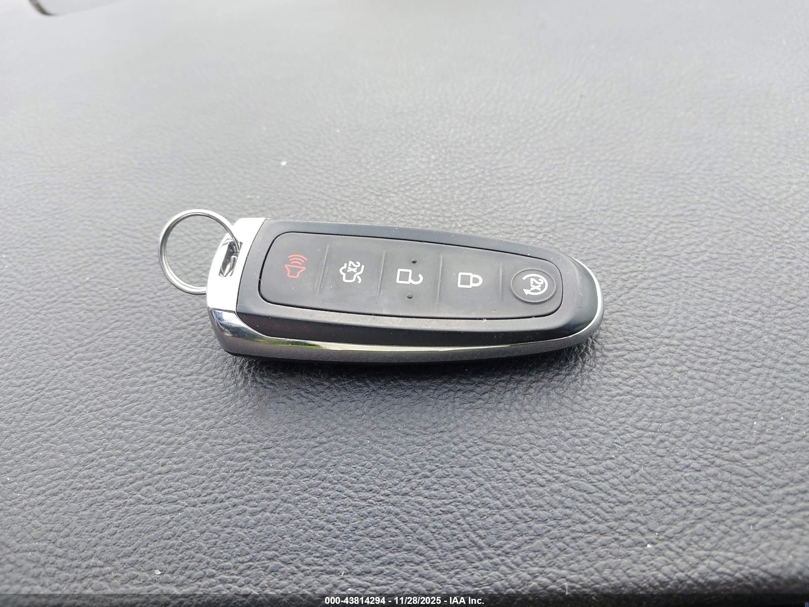 FORD TAURUS image 11